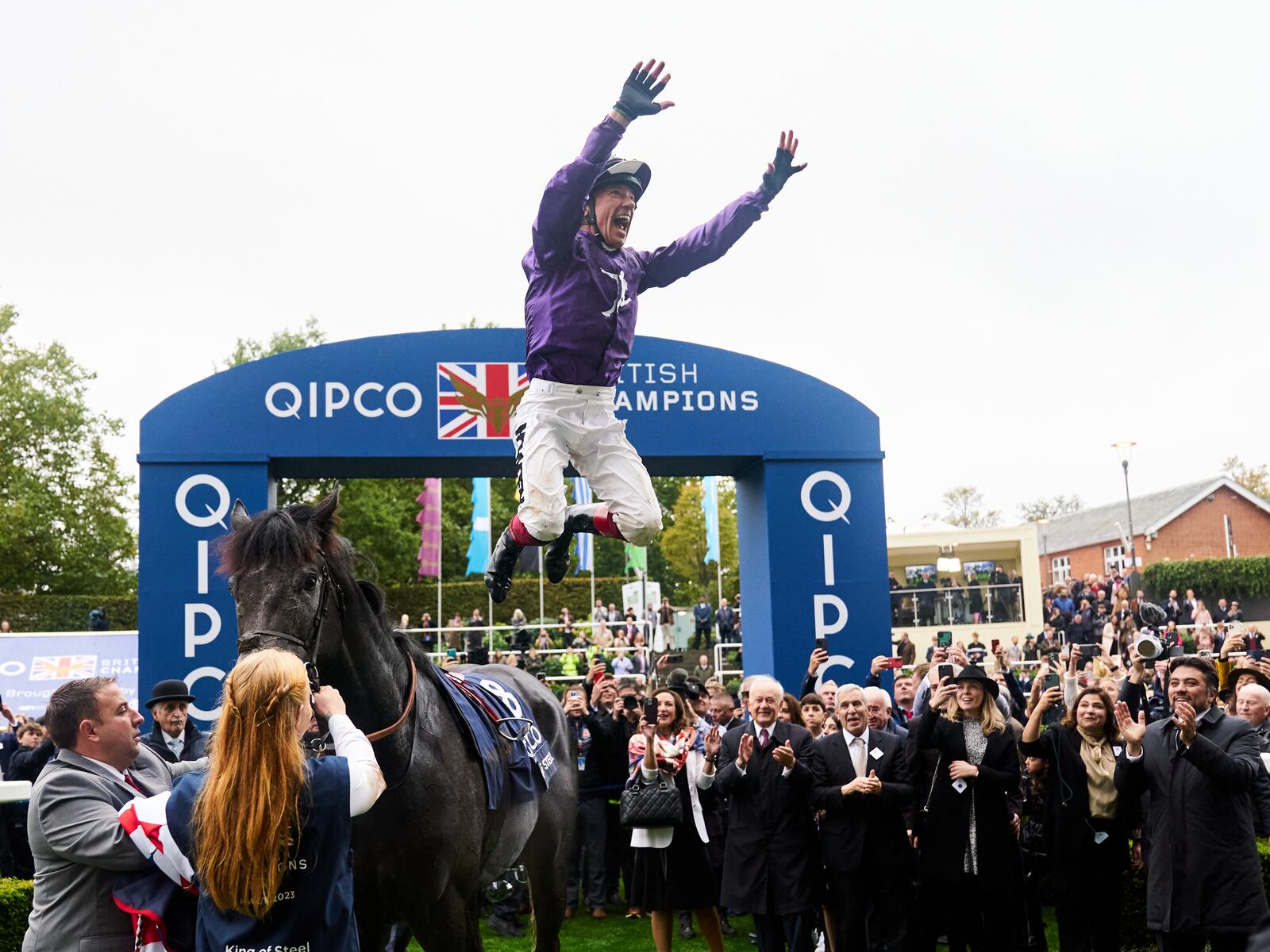 1600x1200 Showman Frankie Dettori delivers again on Ascot stage with Champions Day double