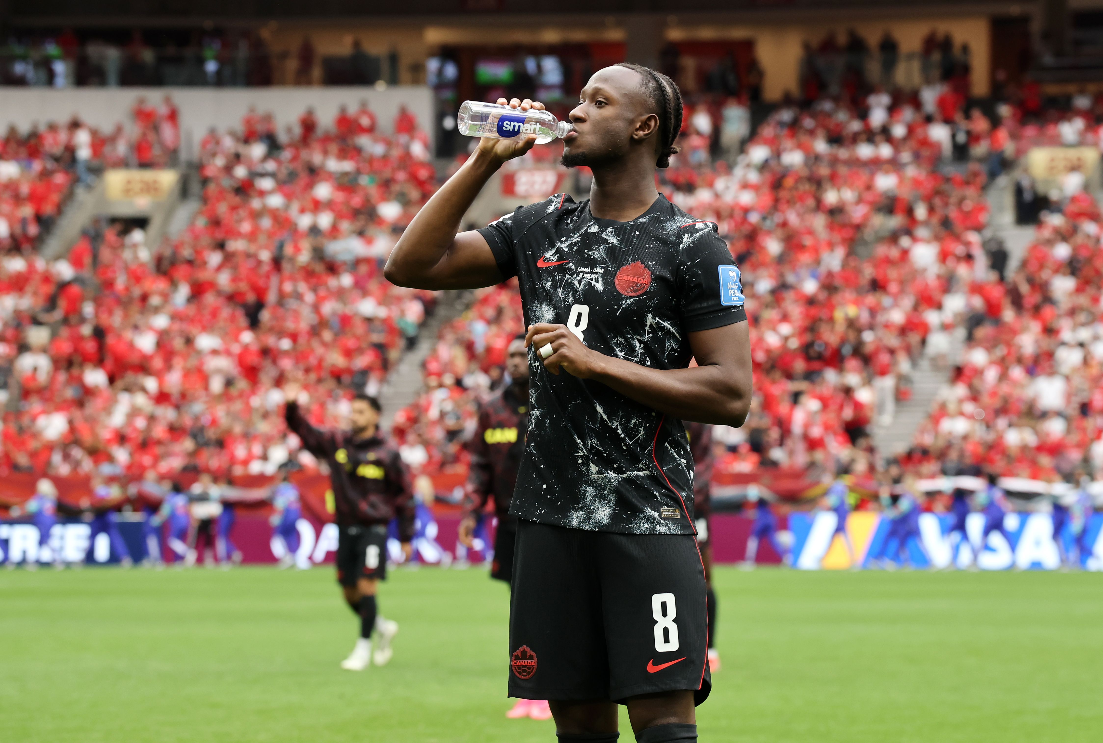 4495x3031 Canada star Ismael Kone suffers horror injury in World Cup match as Qatar reduced to nine men