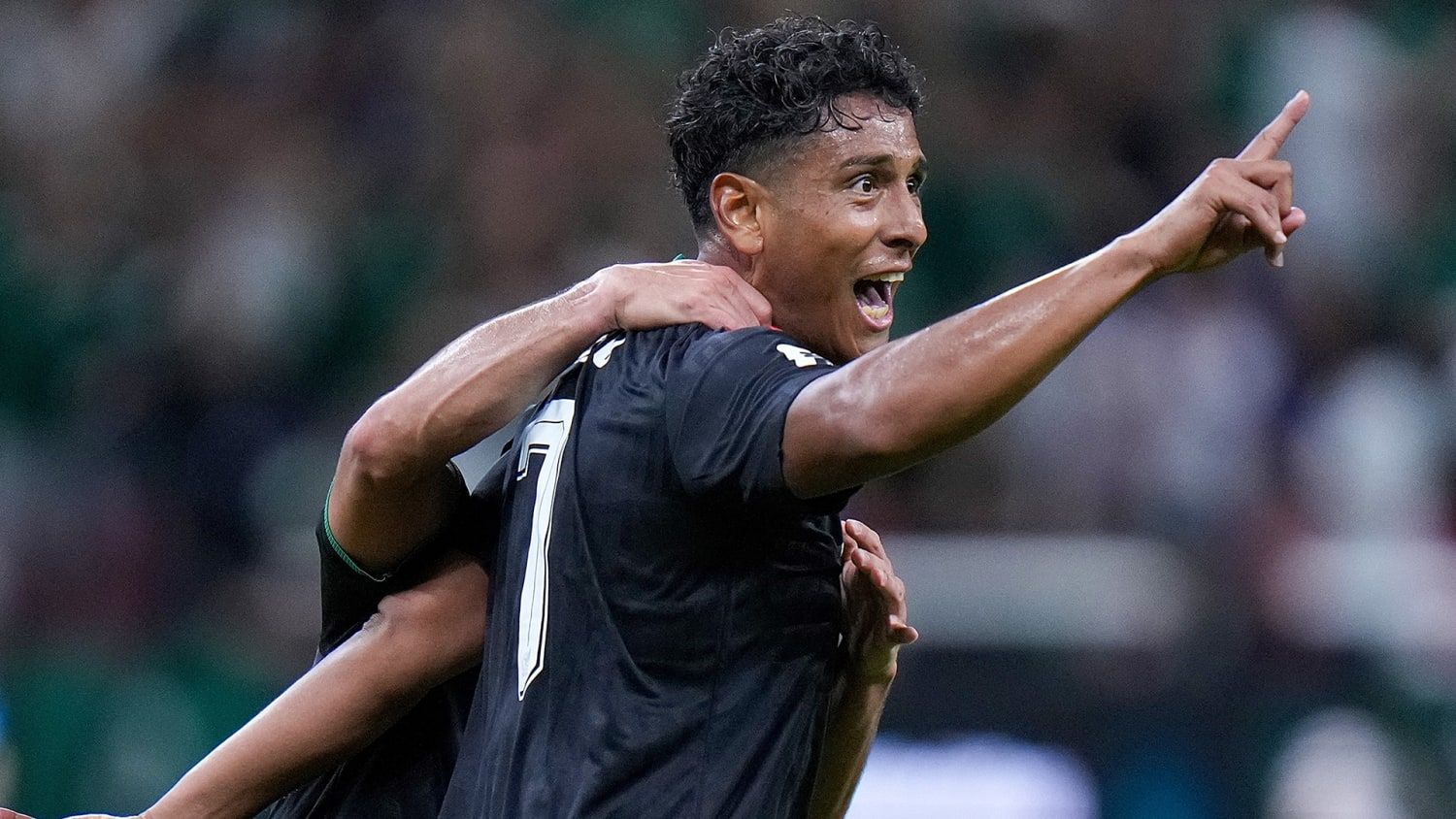 1500x844 ¡Gol de México! Luis Romo aprovecha un error para dar la ventaja a México