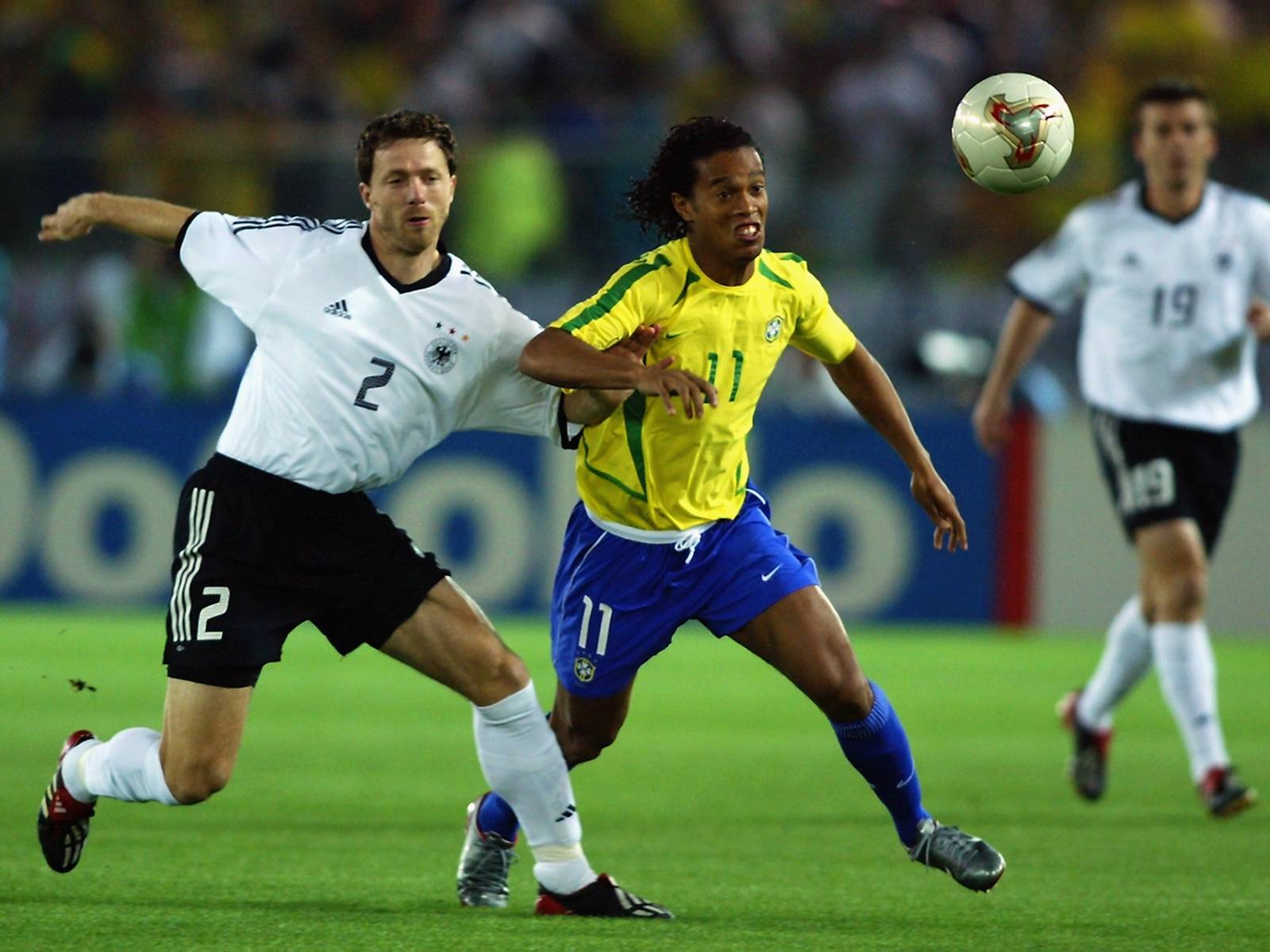 1600x1200 Qatar 2022: The story of Ronaldinho's 2002 World Cup with Brazil
