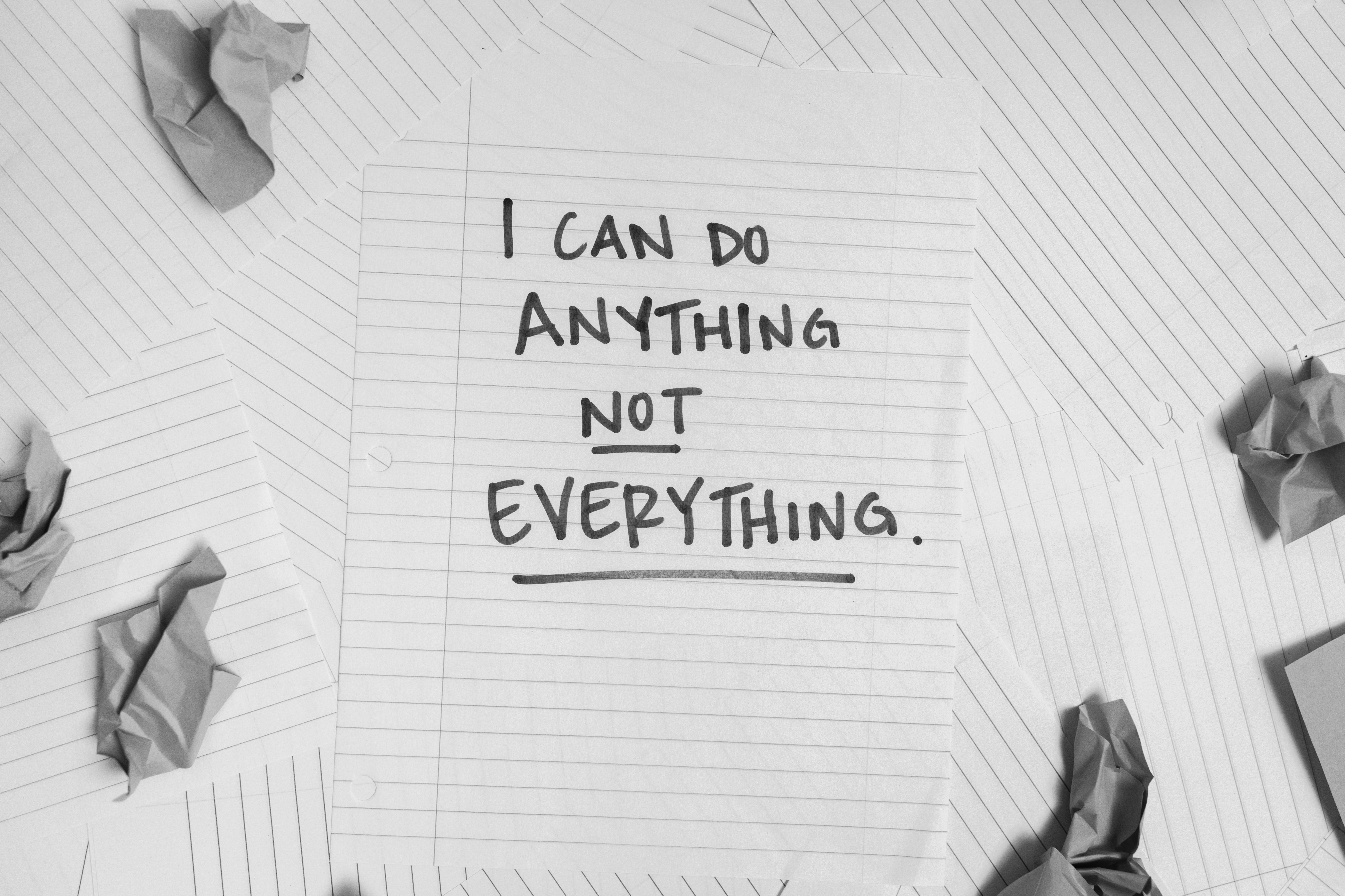 6720x4480 A Message on a Piece of Paper · Free