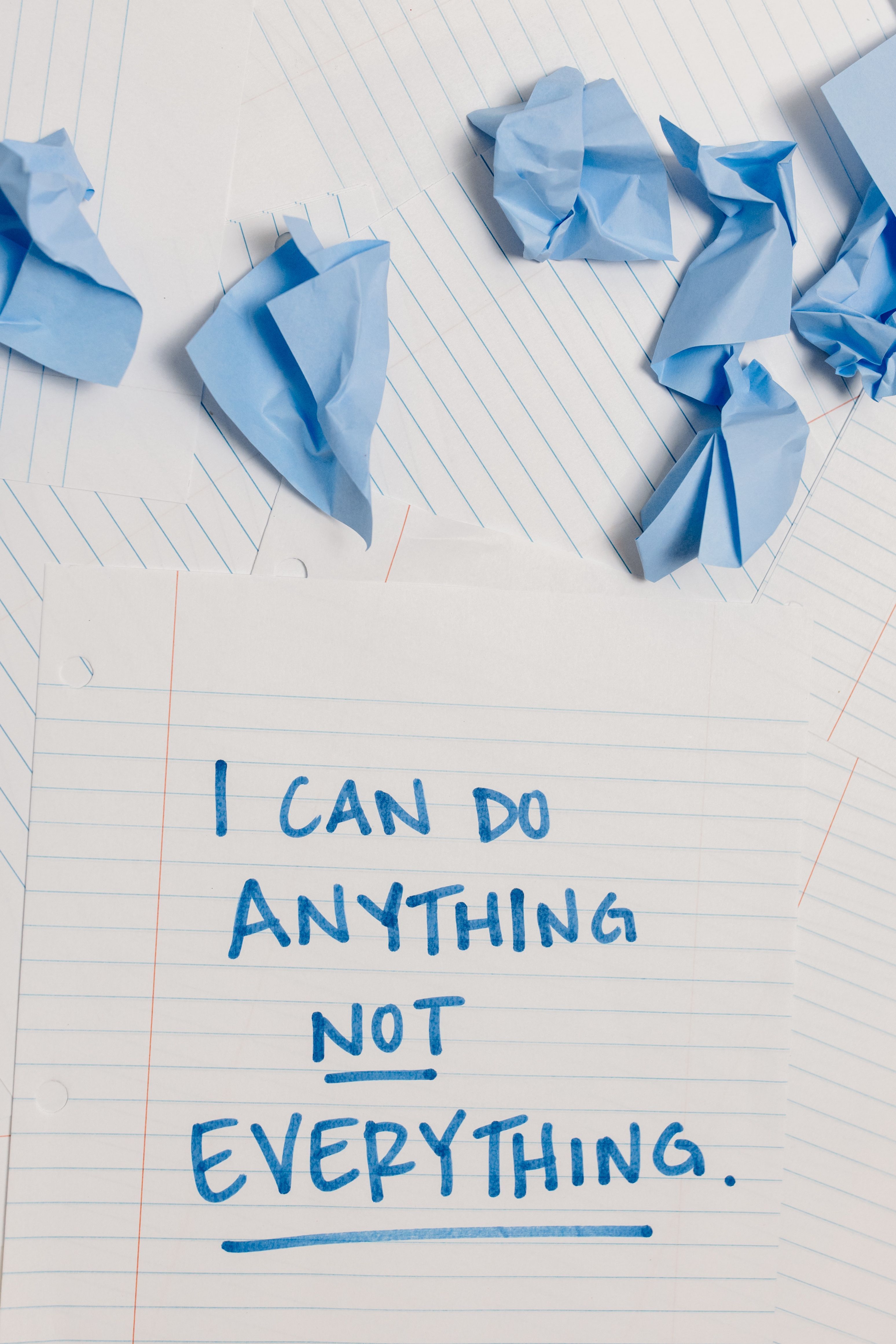 3096x4644 A Message on a Piece of Paper · Free