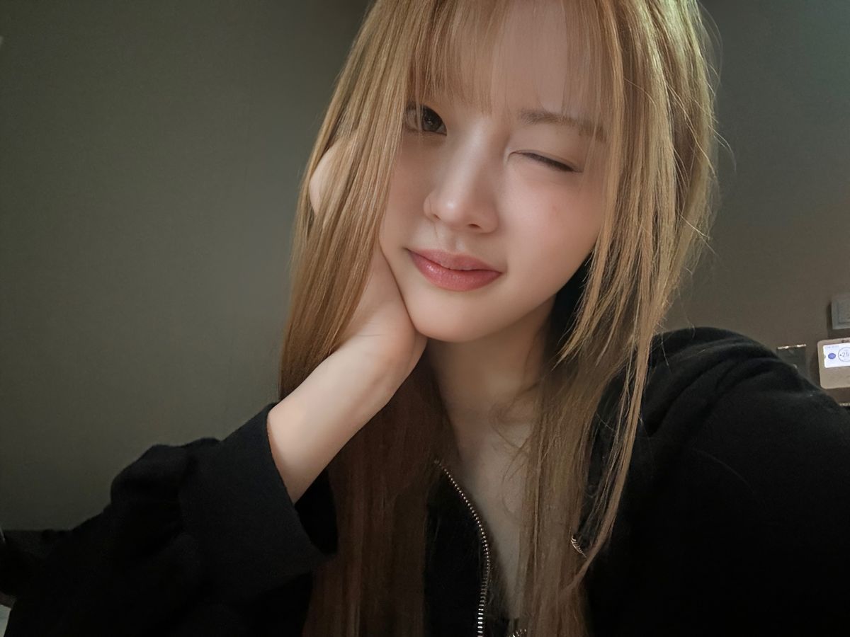 1200x900 Minju (민주) • ILLIT ideas. iroha, lucky girl, park
