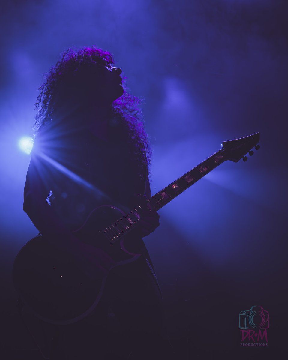960x1200 photo: DRM productions)
