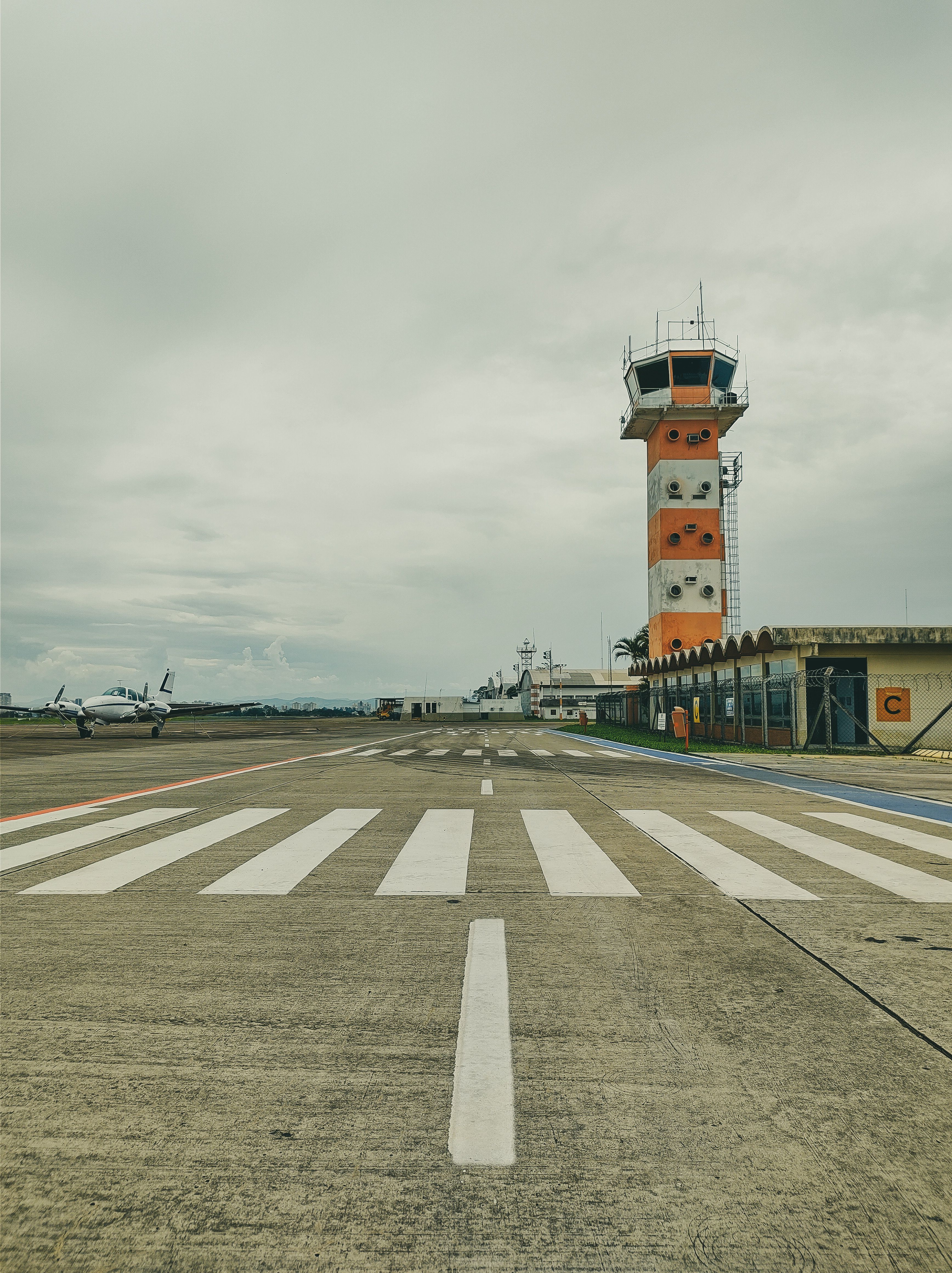 3472x4640 An Air Traffic Control Tower in an Airport · Free