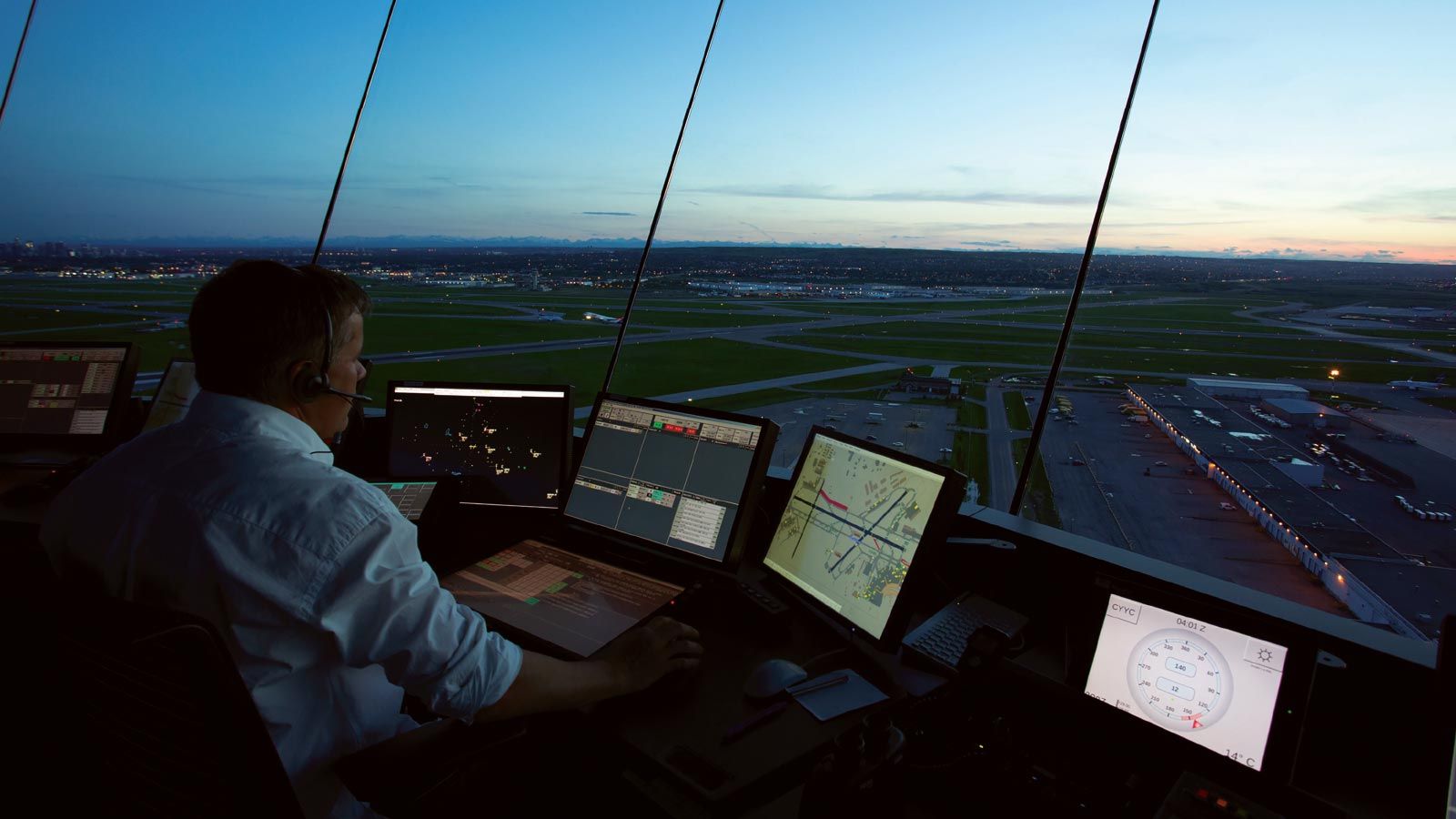 1600x900 Air Traffic Wallpaper