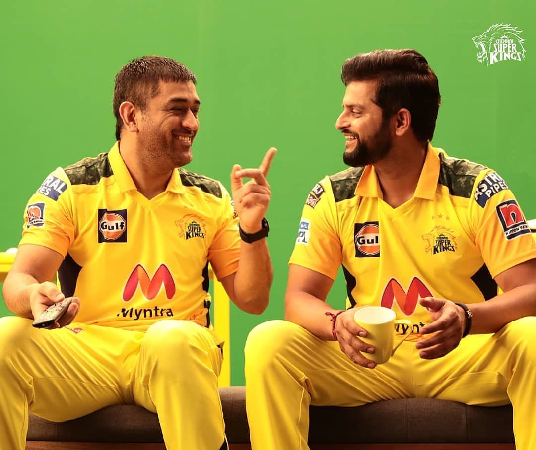 1080x907 Thala Dhoni clicked with Chinna Thala Raina during shoot