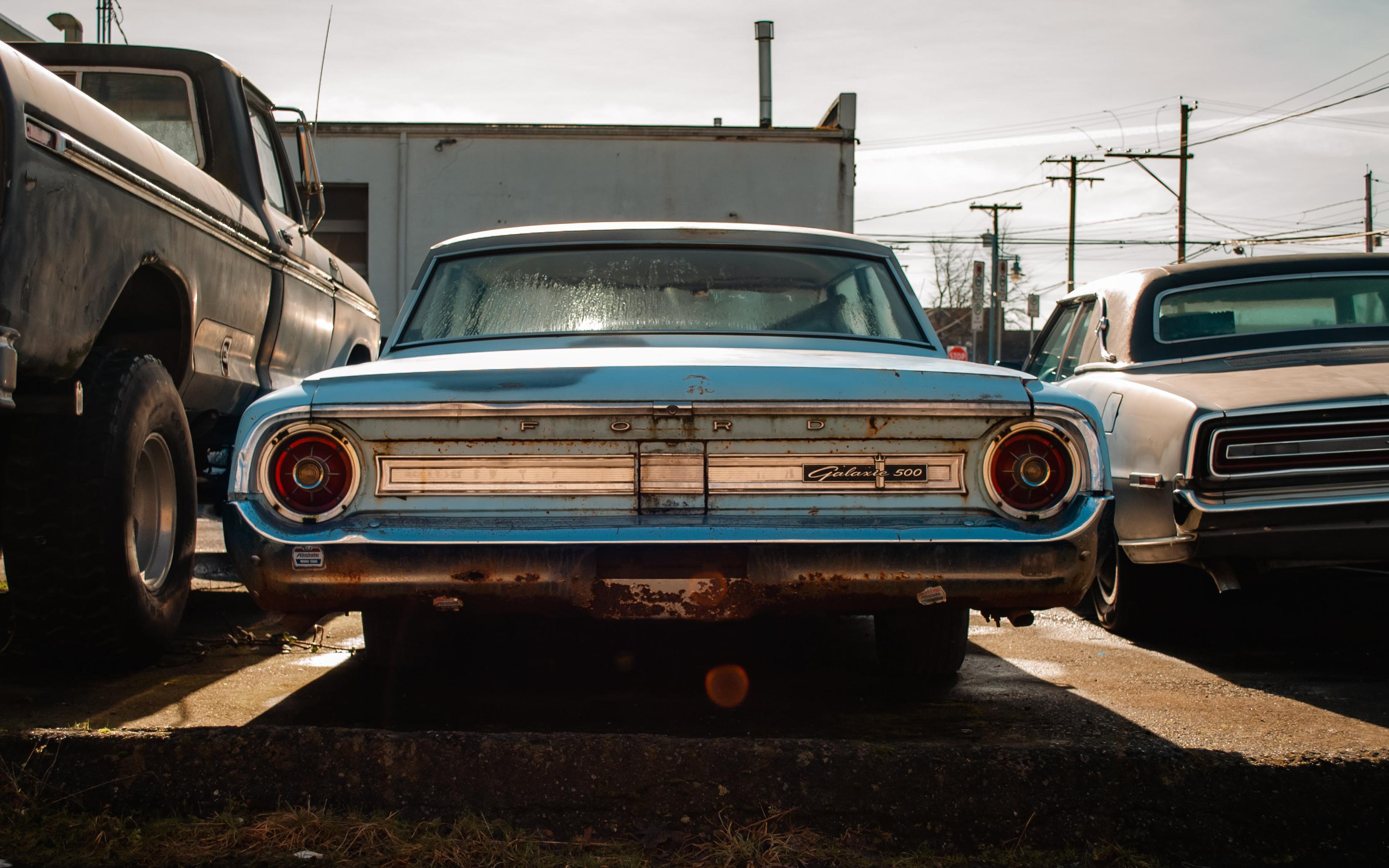 3337x2086 A Ford Galaxie 500 I came across yesterday