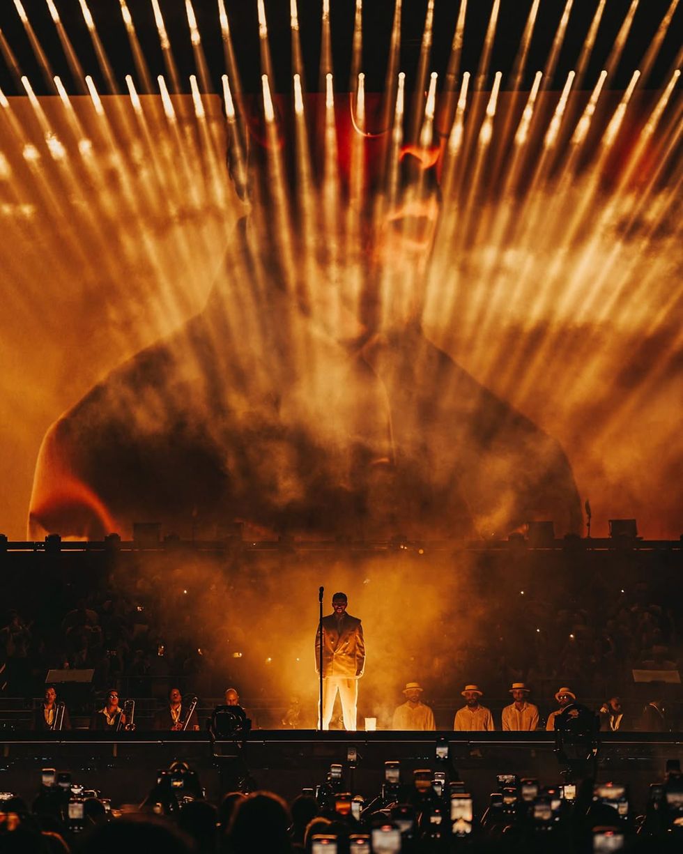 980x1225 Lighting Designer Marcus Jessup On Lighting Bad Bunny's Debi Tirar Mas Fotos World Tour