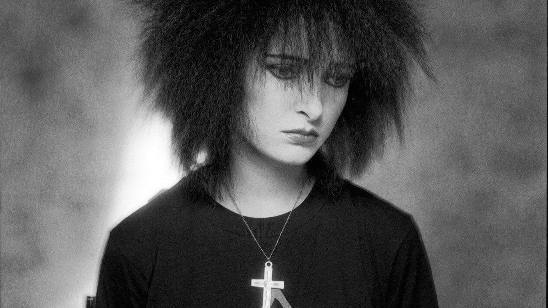 1920x1080 Years Ago: SIOUXSIE AND THE BANSHEES release Juju