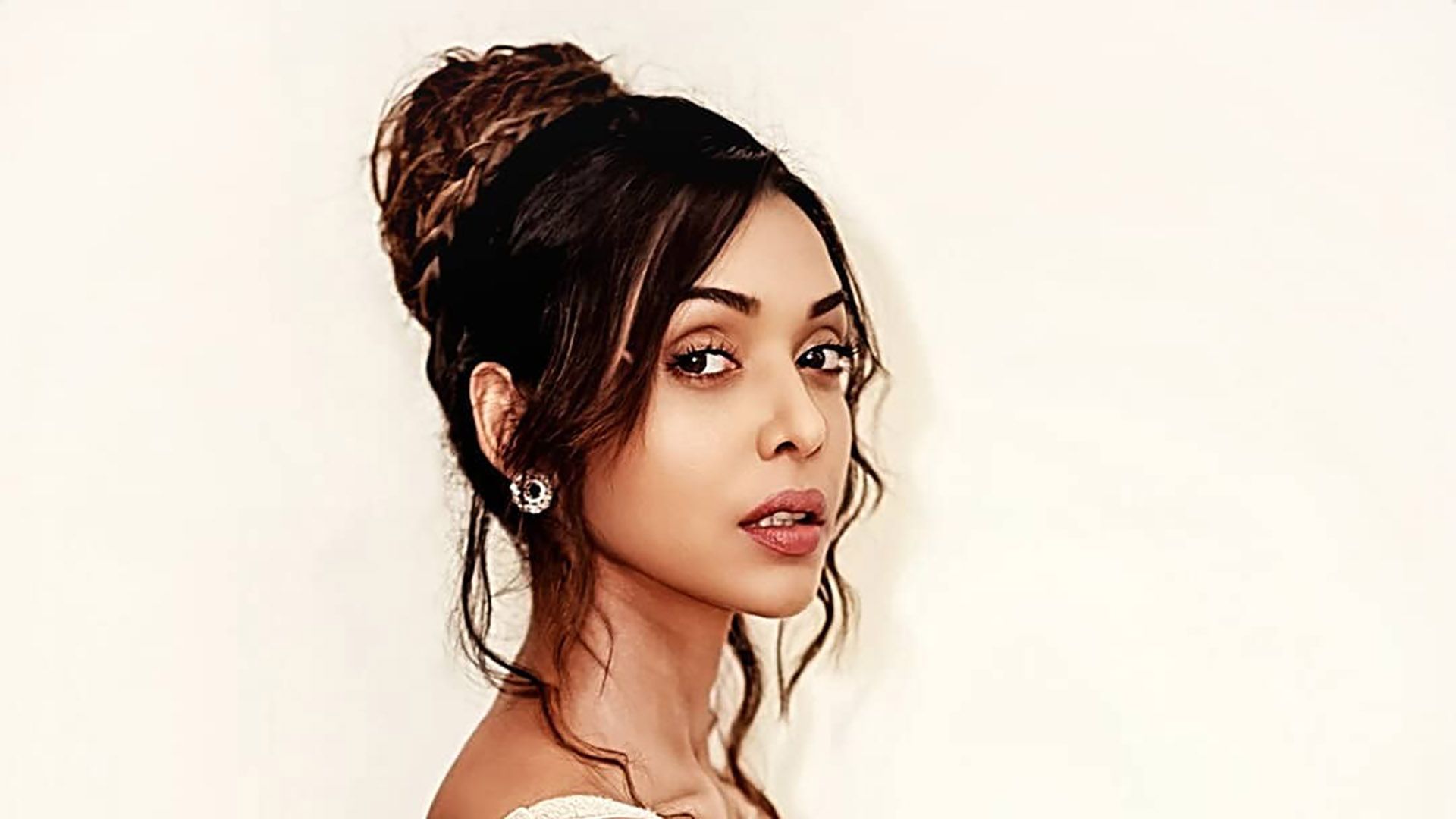 1920x1080 Actress Anupriya Goenka Wallpaper 1920x1080 62370