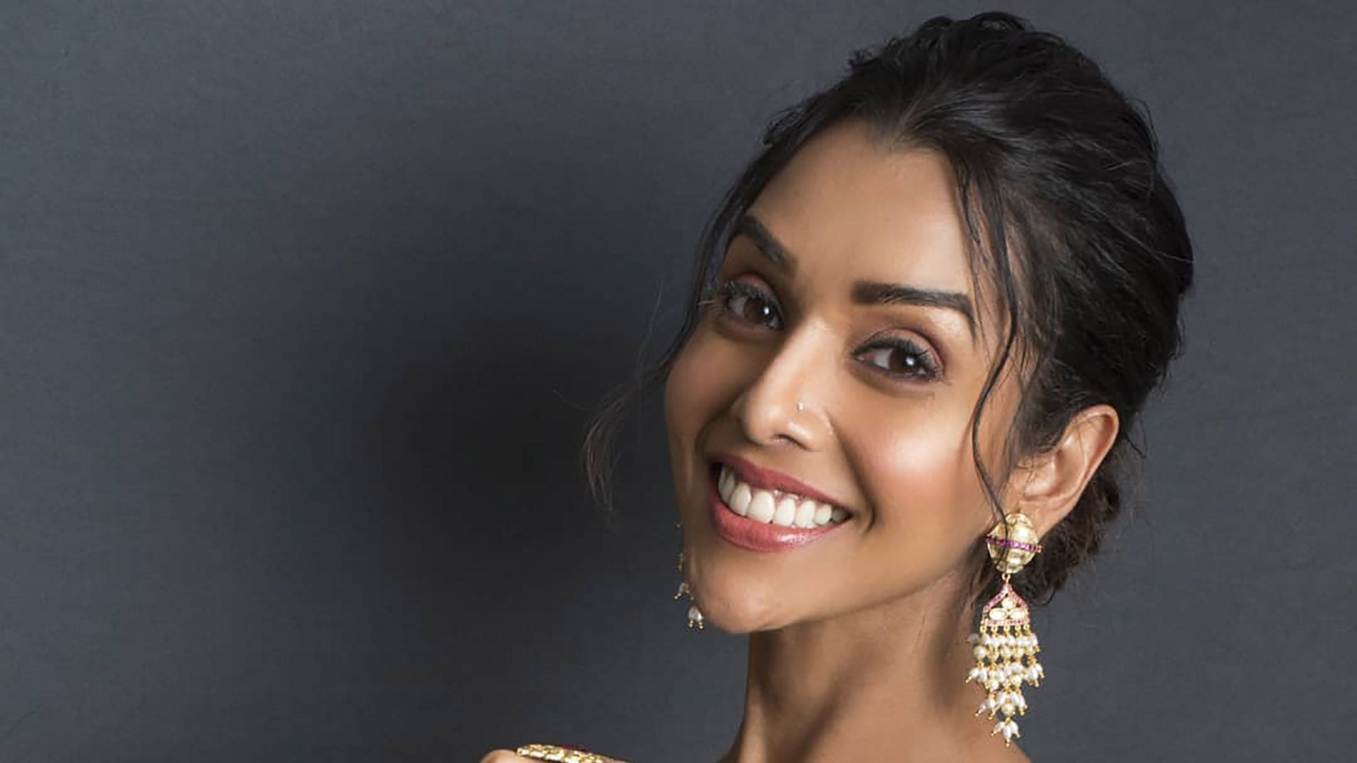 1920x1080 Actress Anupriya Goenka Wallpaper 1920x1080 62375