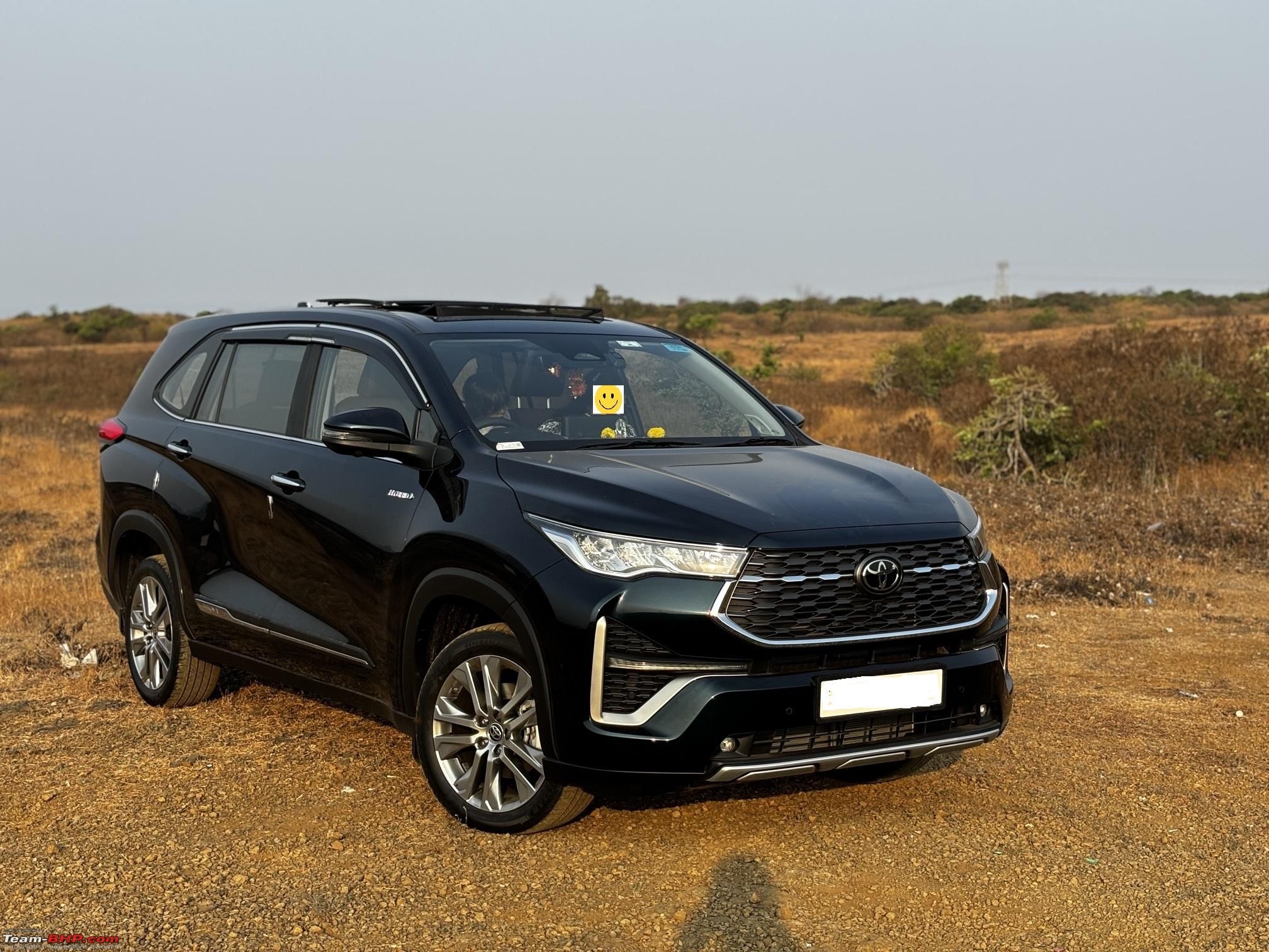 2016x1512 Toyota Innova Hycross Review