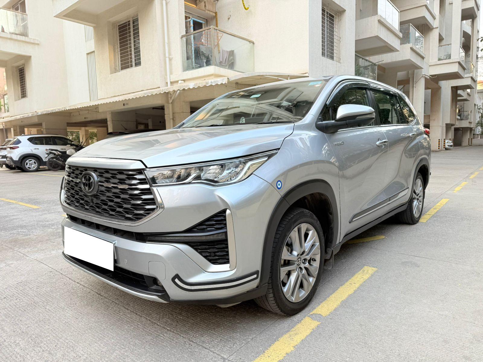 1600x1200 Buy Used Toyota Innova Hycross ZX Hybrid of 2024 model 000 INR in Pune