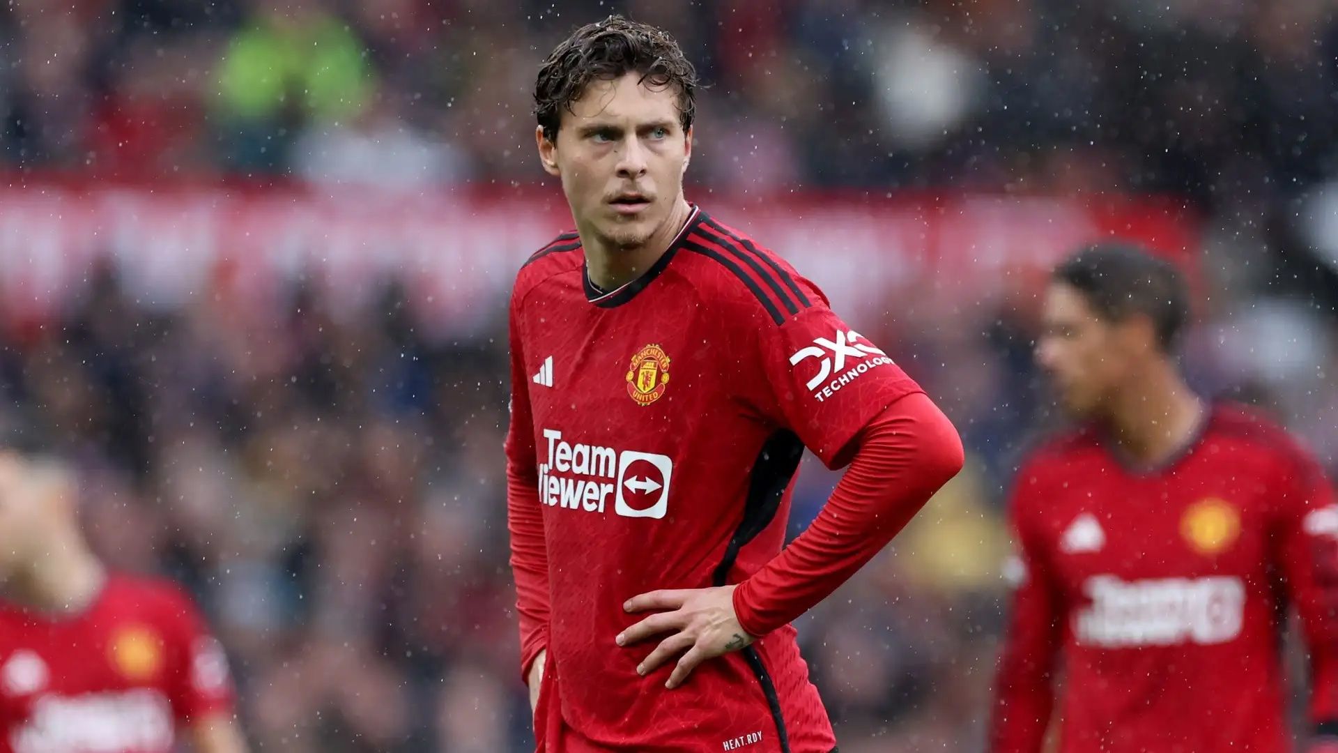 1920x1080 Turkish giants Galatasaray planning shock move for Manchester United defender