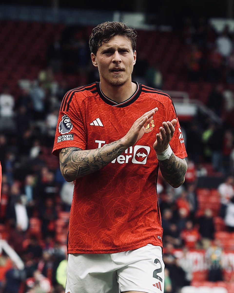 960x1200 Victor Lindelöf / Posts / X