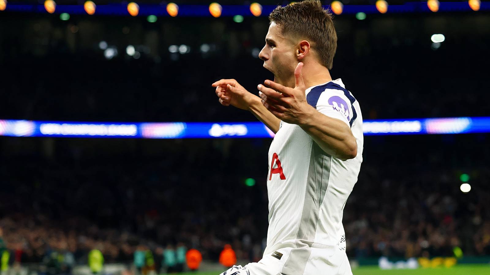 1600x900 Tottenham fans go wild for Micky van de Ven wonder goal