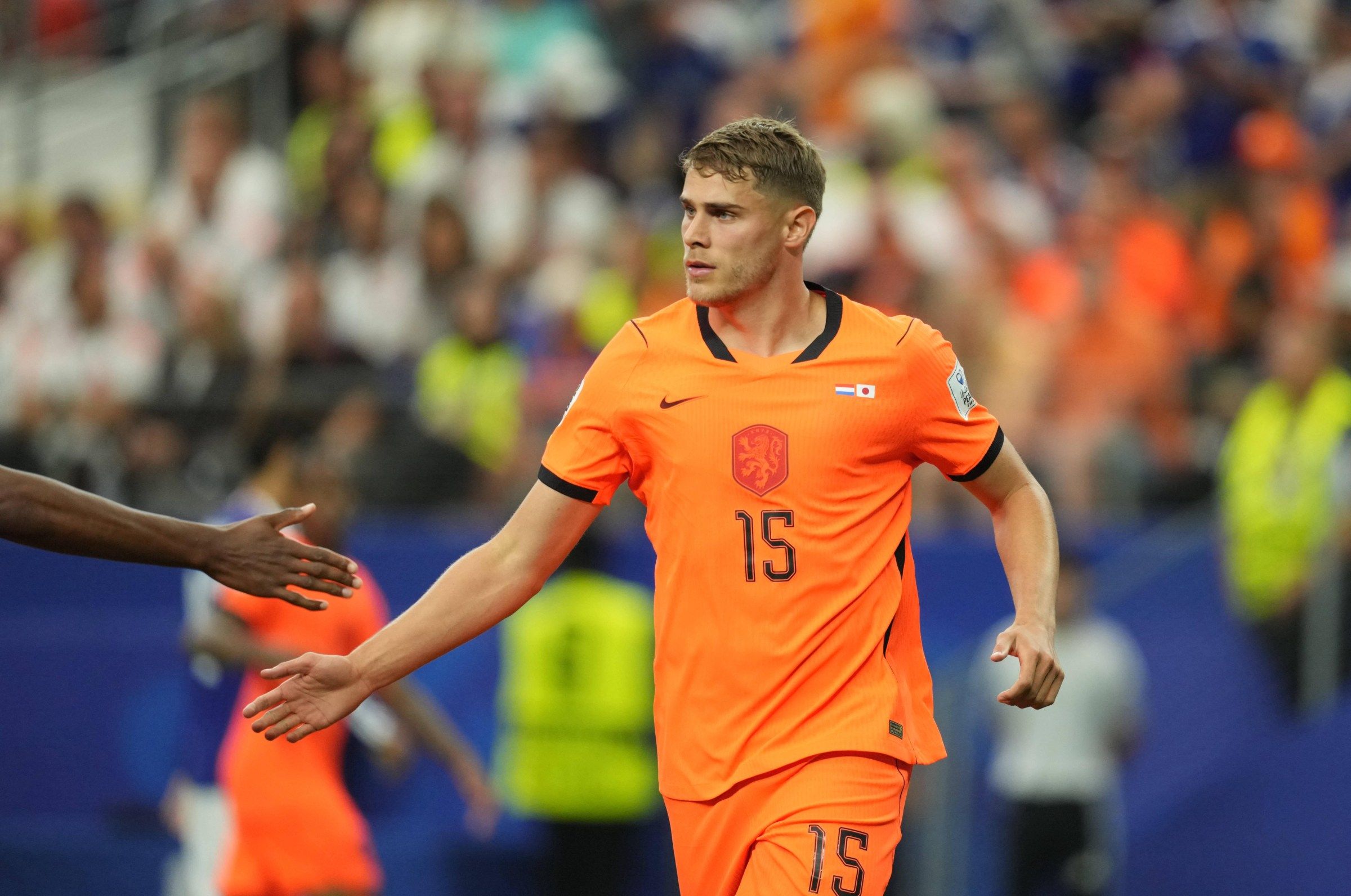2400x1592 Barcelona and Liverpool to try and tempt Micky van de Ven away from Tottenham