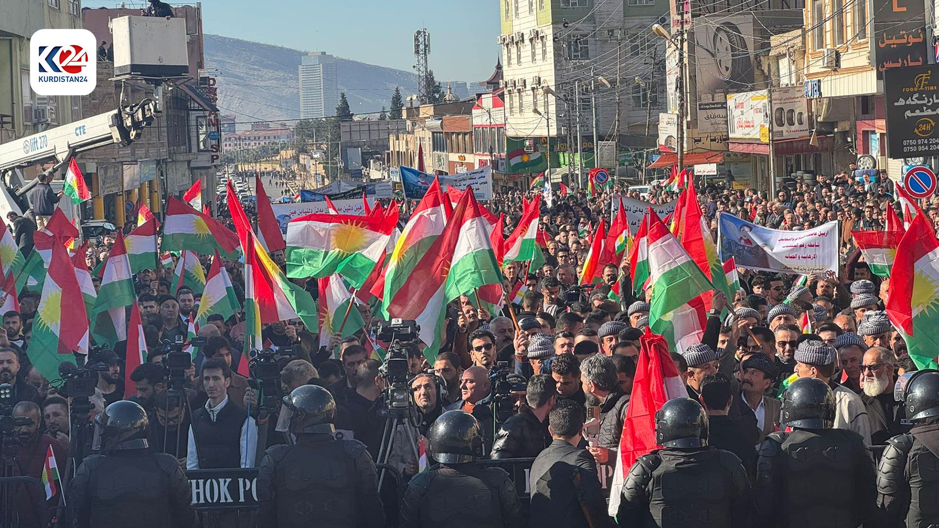 1920x1080 Mass protests ongoing in Duhok against deadly Iranian missile strikes on Erbil