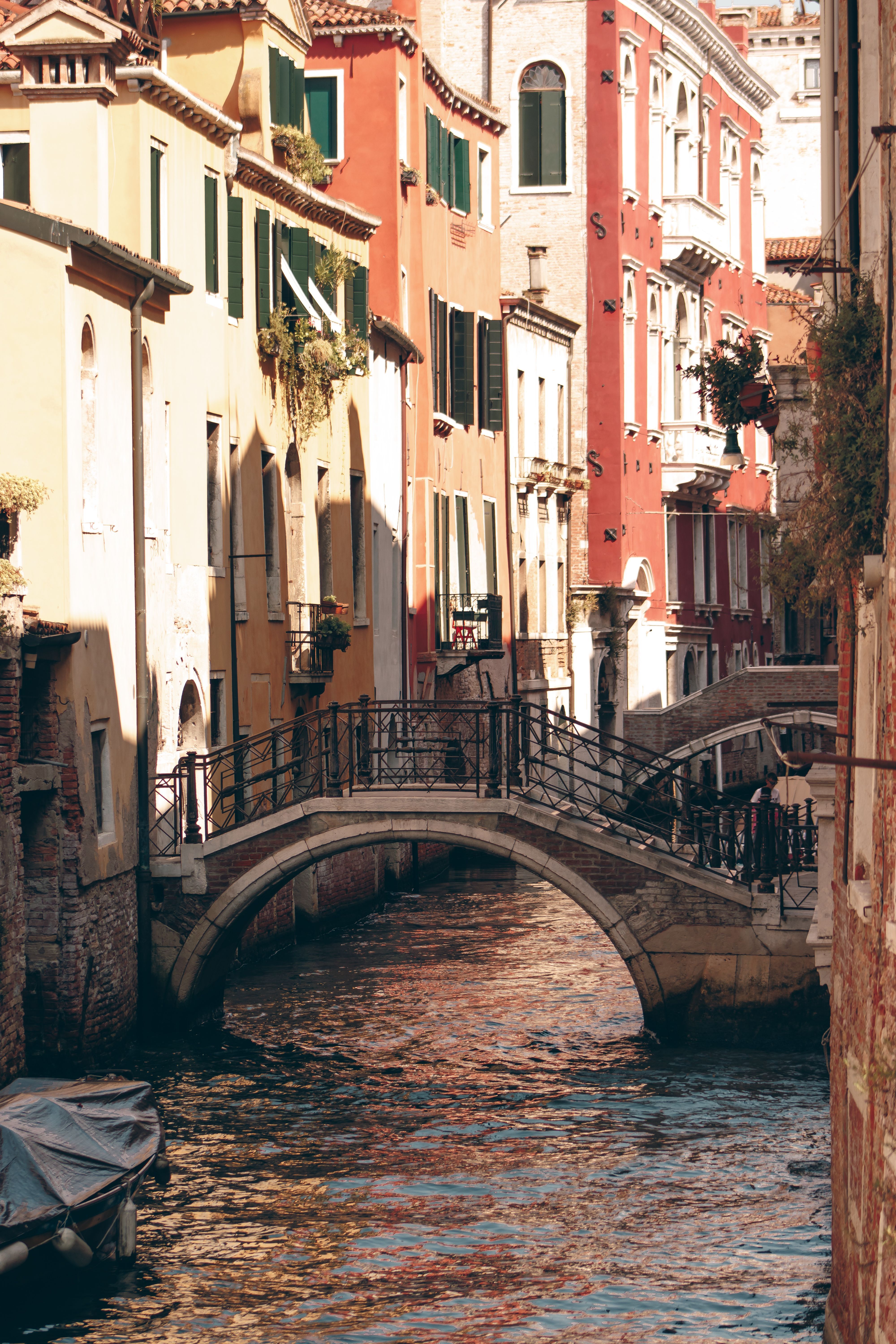 4000x6000 Footbridge over Canal in Venice, Italy · Free