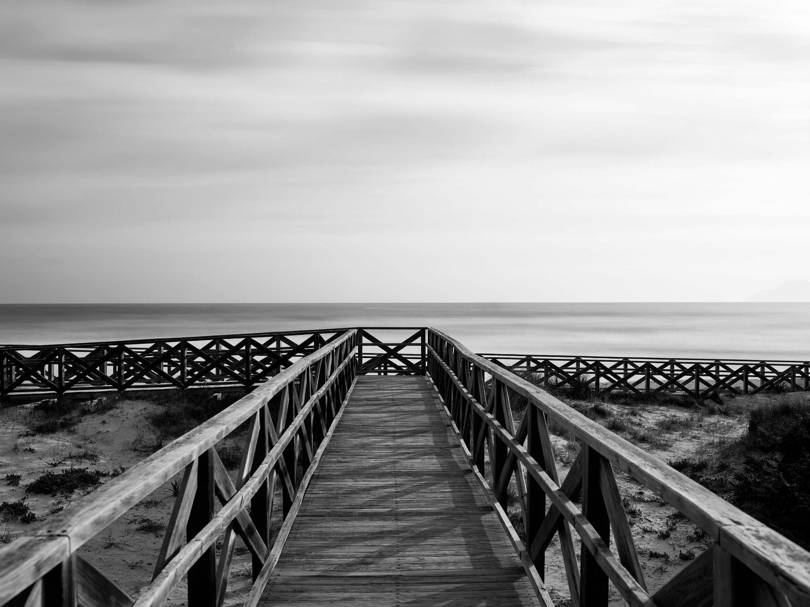 1600x1200 Footbridge to the beach