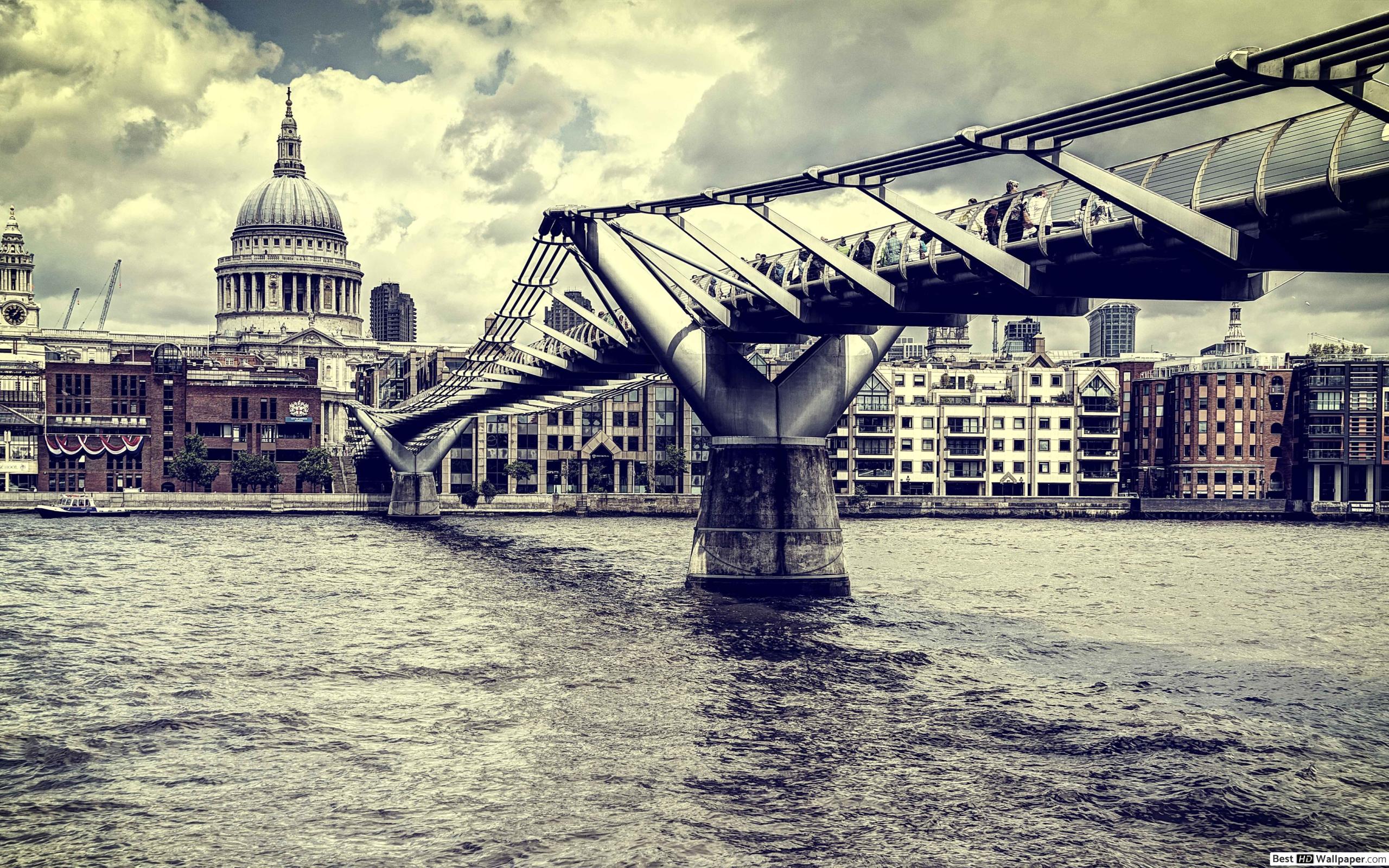 2560x1600 Footbridge Wallpaper