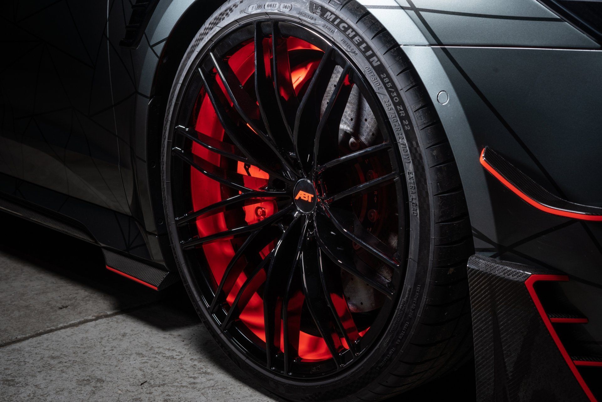 1920x1281 Download Wheel Audi Vehicle Audi RS7 4k Ultra HD Wallpaperx2668