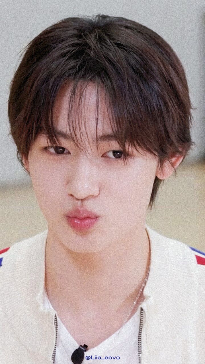720x1280 Seonghyeon Wallpaper Free Download. High Quality Idol Photo Collection