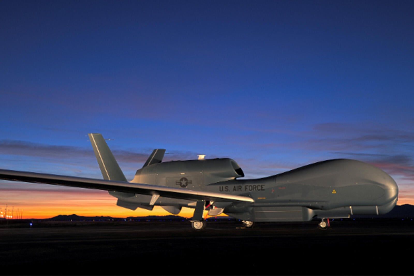 1600x1067 USAF Paves Way For UK Based UAS Missions With First RQ 4 Landing