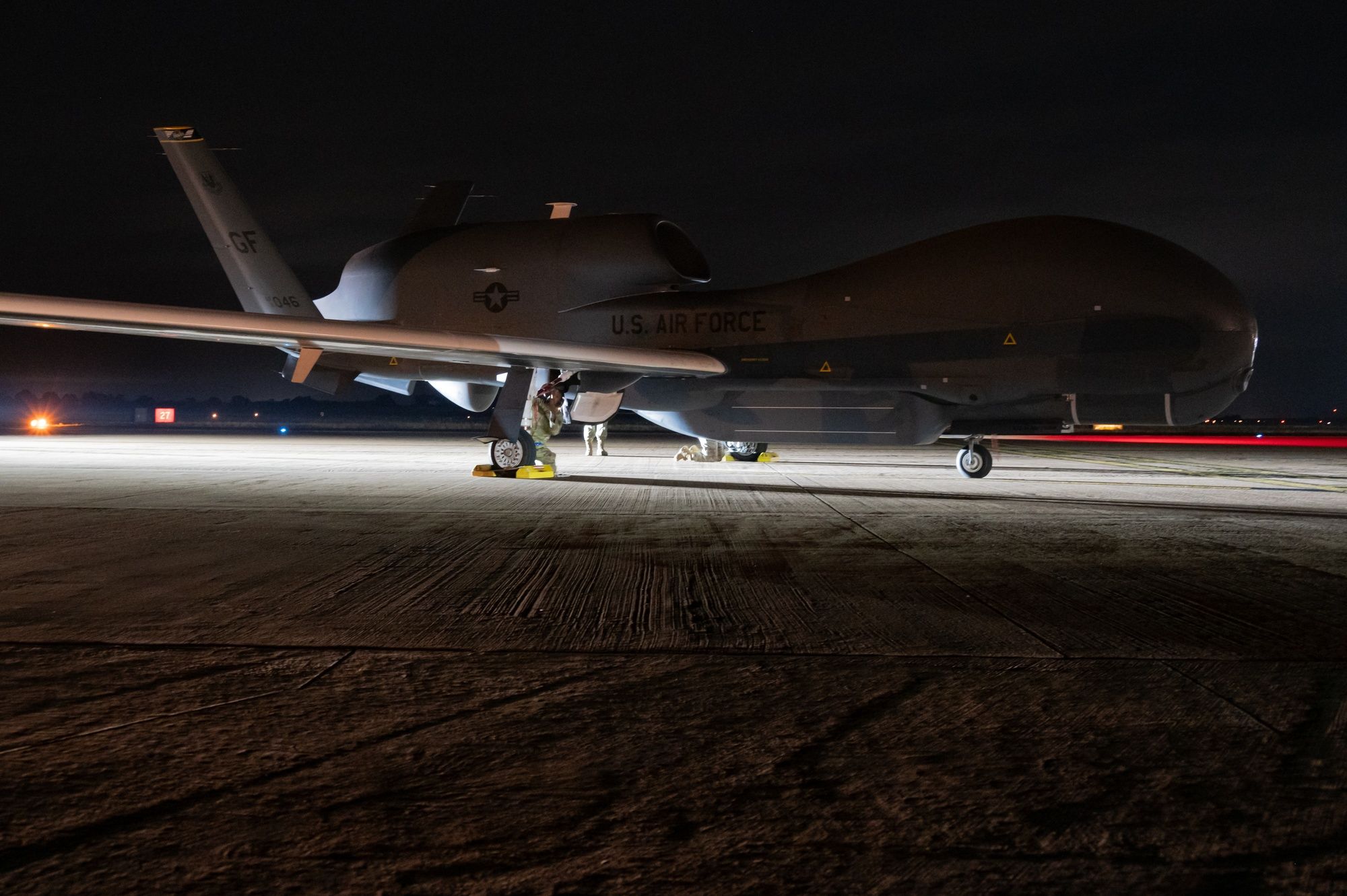 2000x1331 DVIDS 4B Arrives At RAF Fairford [Image 3 Of 10]