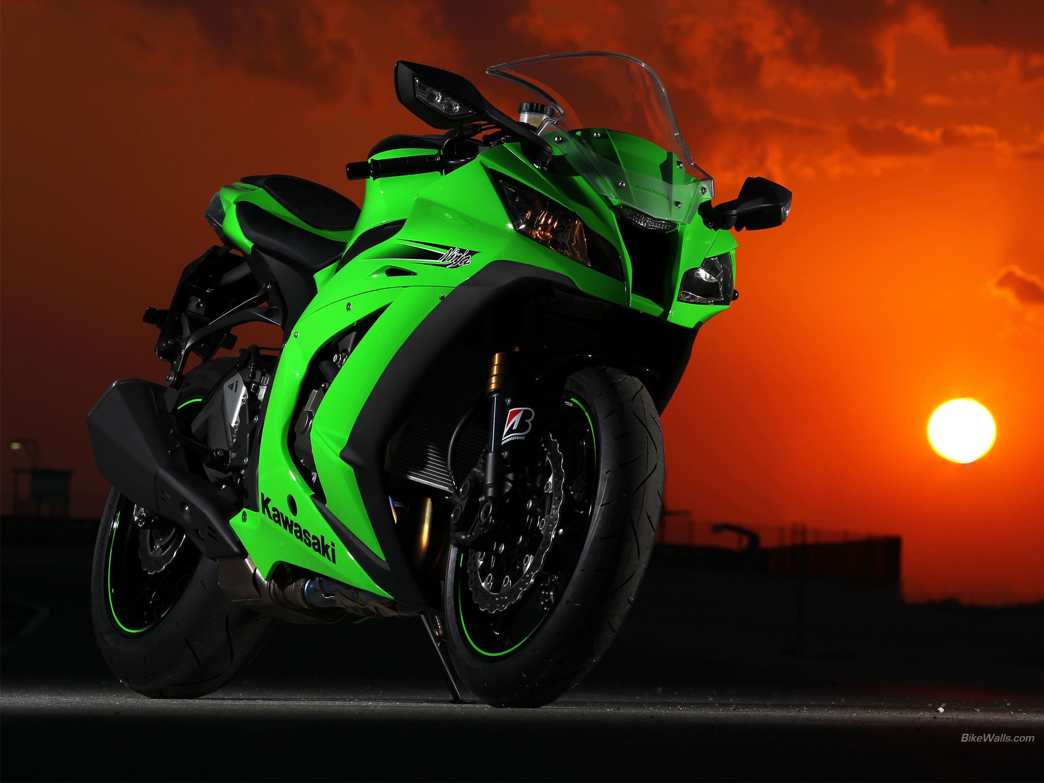 2048x1536 Kawasaki Ninja Phone Wallpaper: Free 4K & HD Downloads