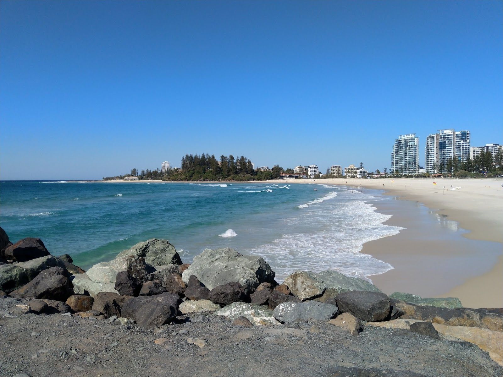 1600x1200 Coolangatta Beach (Greenmount Beach). New South Wales, Australia features, map, photo