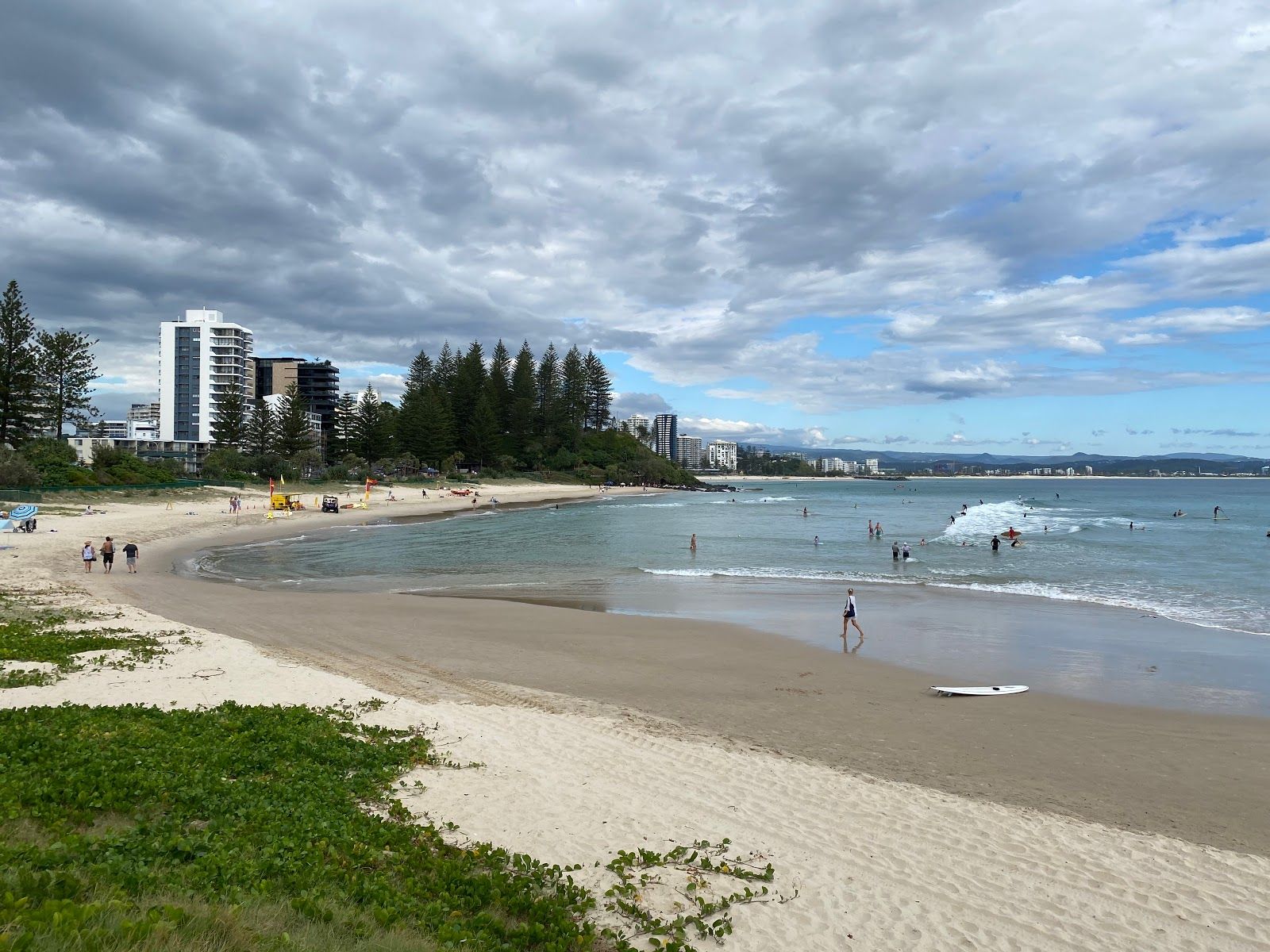 1600x1200 Coolangatta Beach (Greenmount Beach). New South Wales, Australia features, map, photo