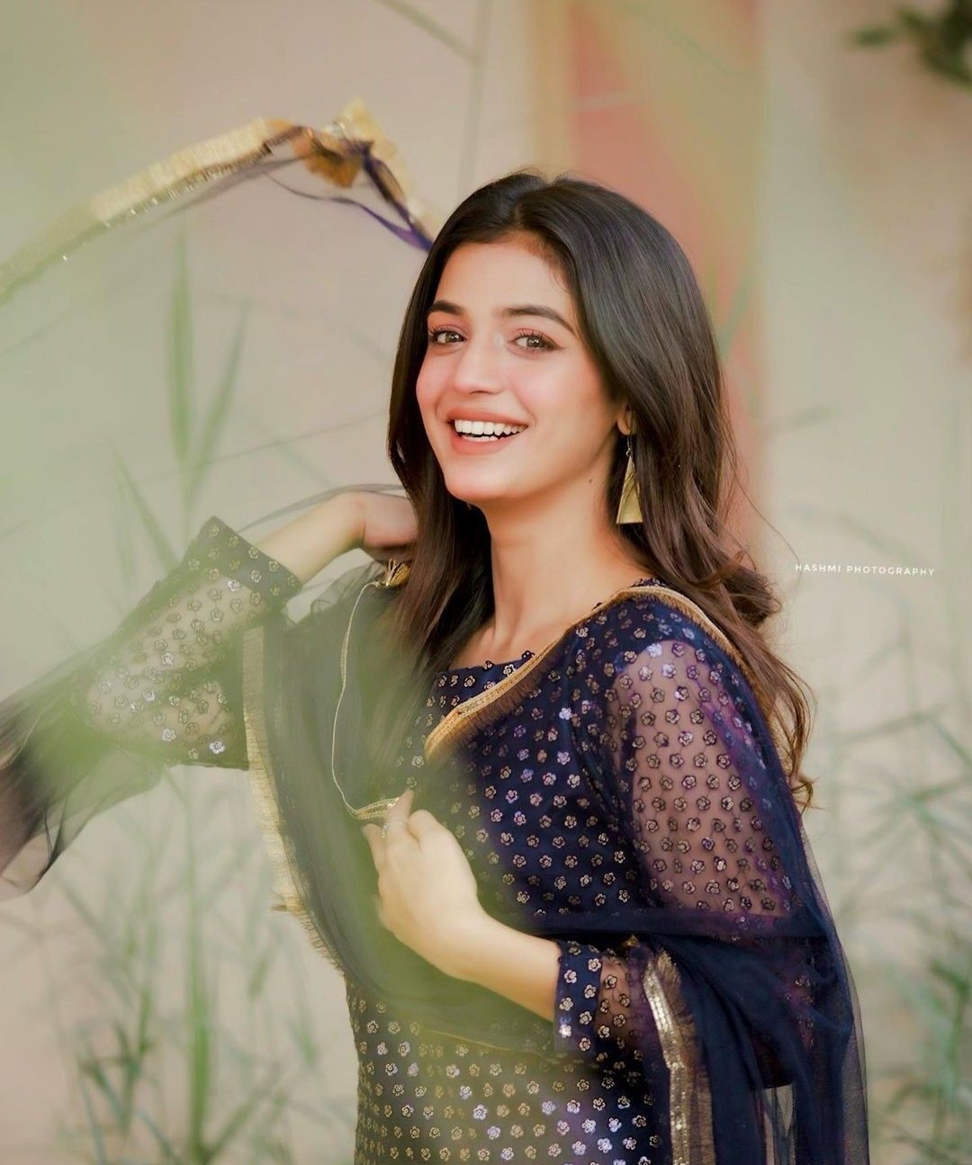 1080x1295 Laiba Khan Wallpaper