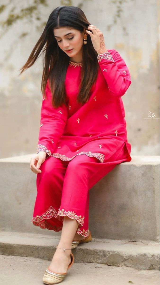 676x1200 Laiba Khan
