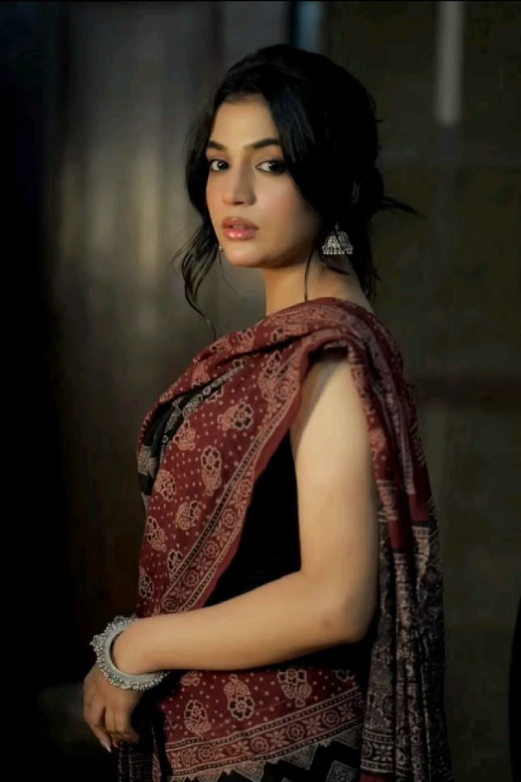 736x1104 Laiba Khan Beautiful Saree Wearing style