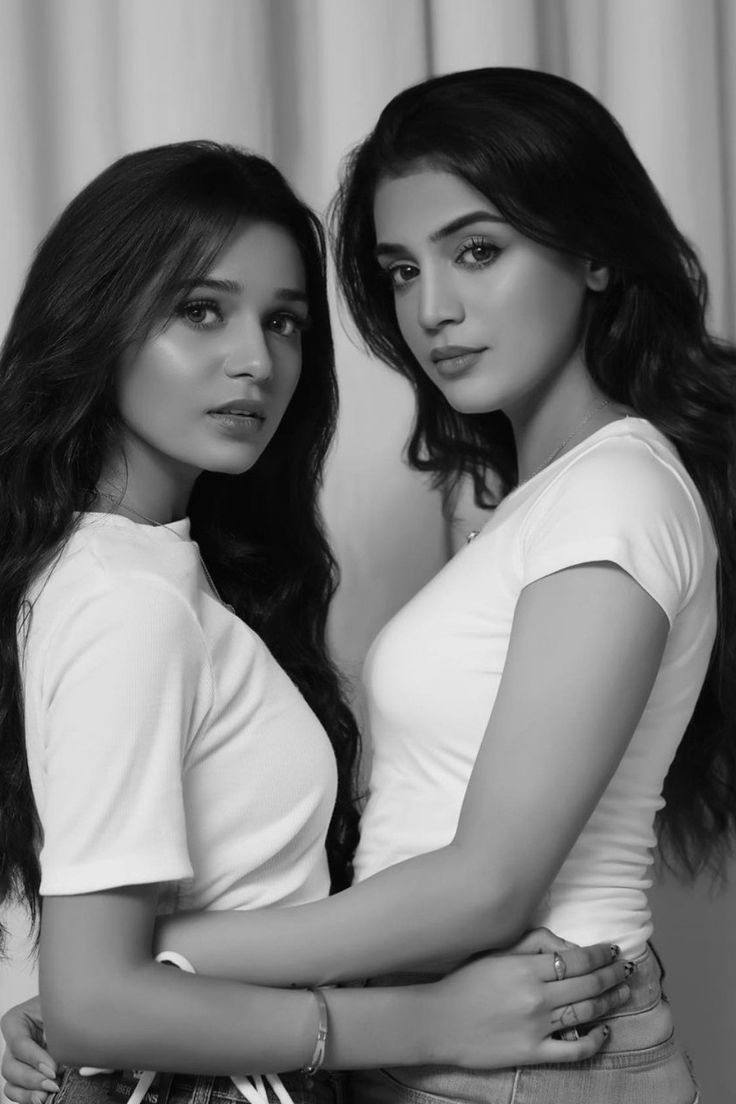 736x1104 Laiba Khan Looking Gorgeous with Her Sister
