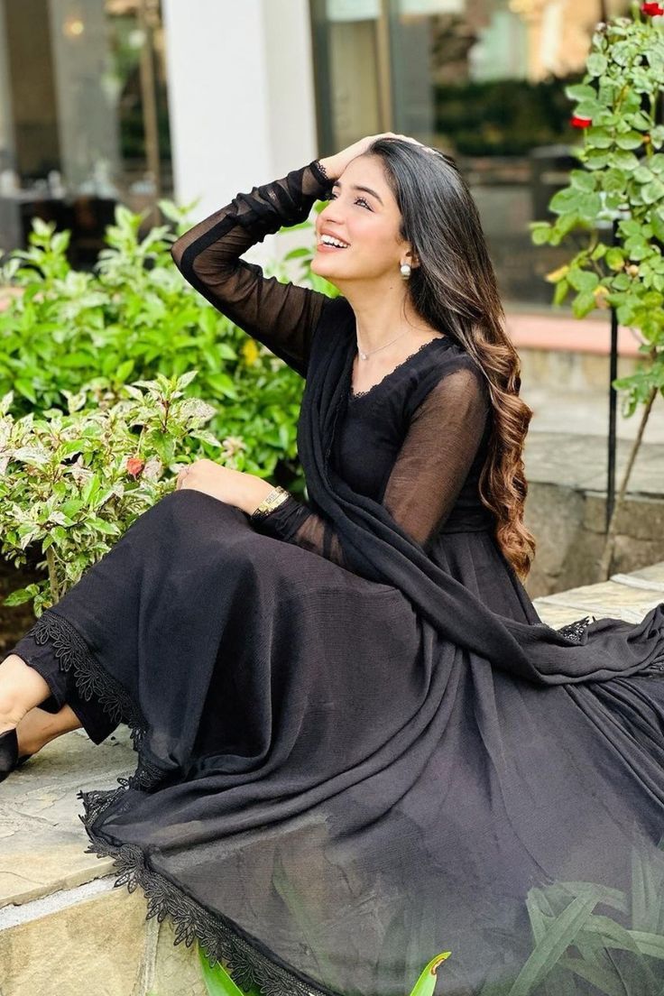 736x1104 Laiba Khan