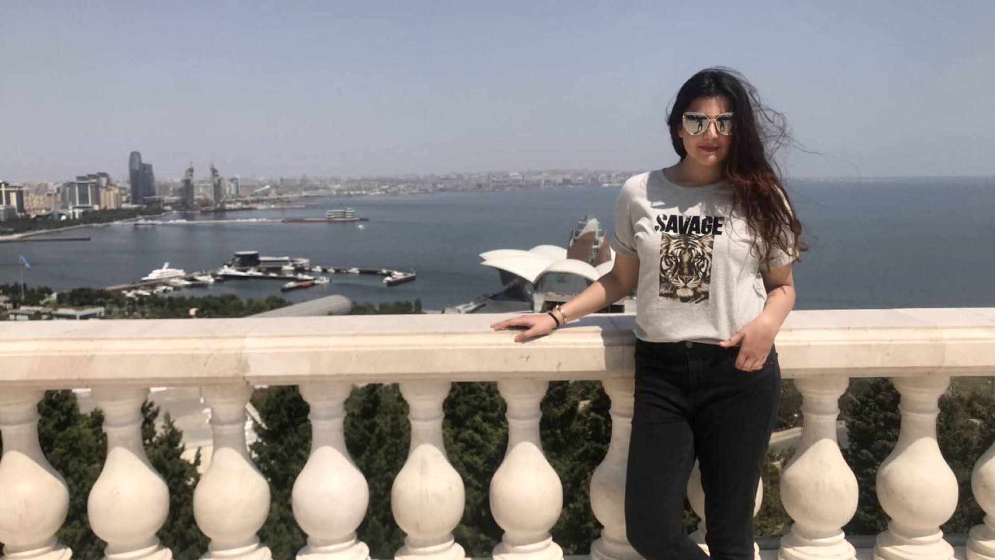 2048x1152 Laiba Khan Up Isn't Just Some Products Applied, It's An Art