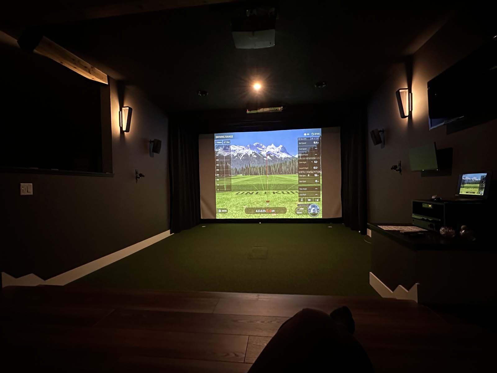 1600x1200 Golf Simulator Photo Gallery