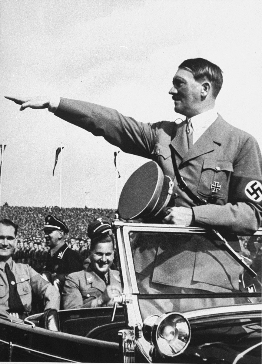 865x1200 Nazi Terror Begins