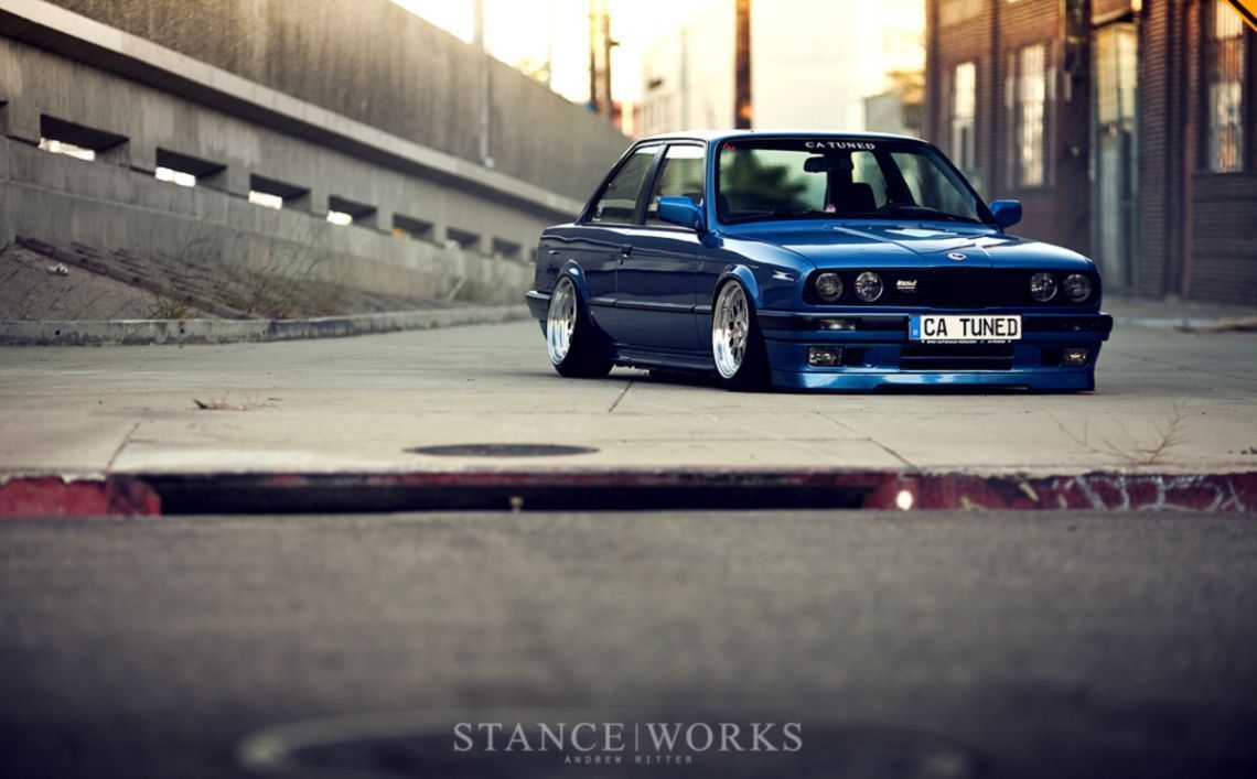 1140x707 BMW 325is Wallpaper