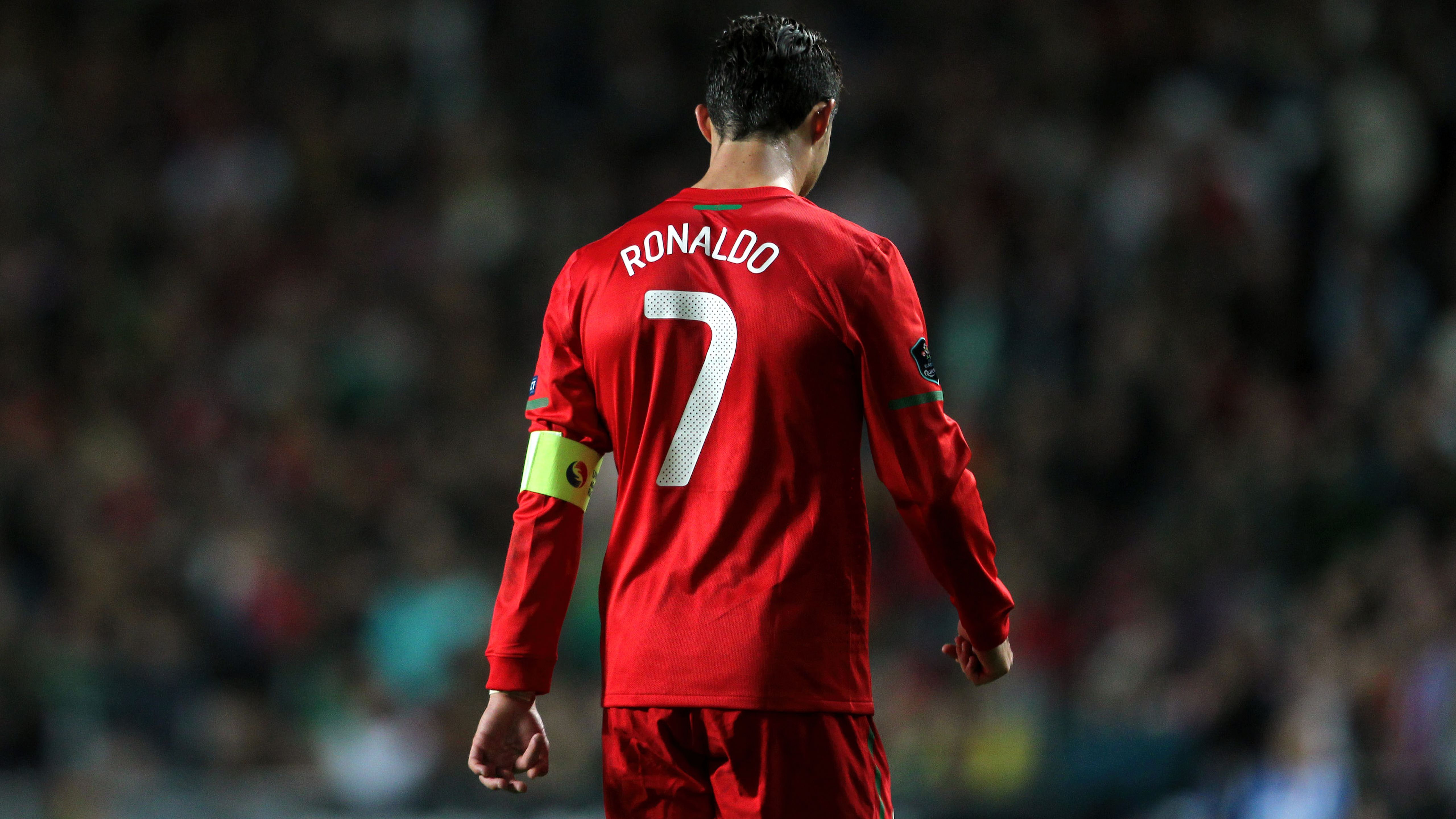5120x2880 CR7 4K Wallpaper and Background