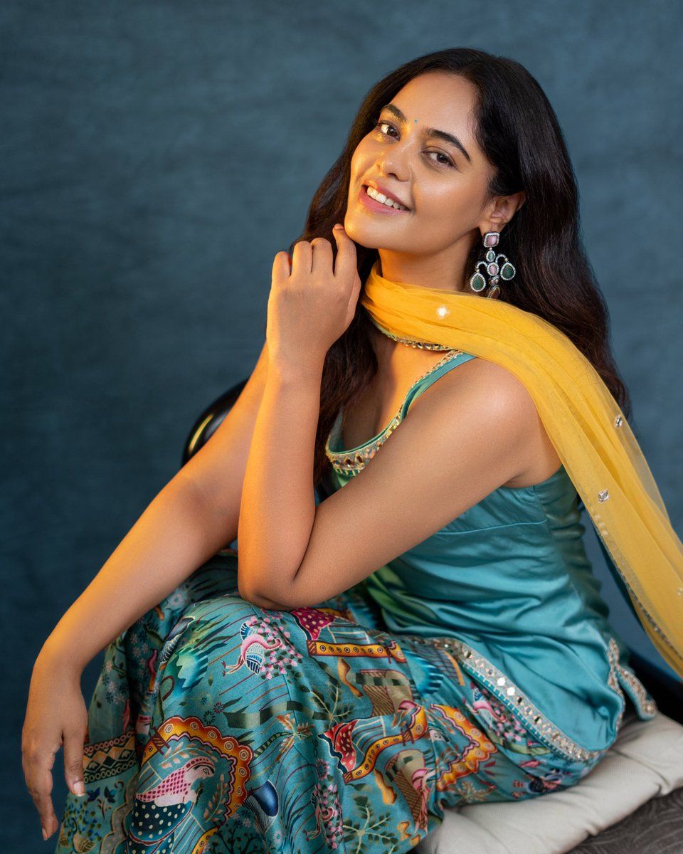 960x1200 Bindu Madhavi / Posts / X
