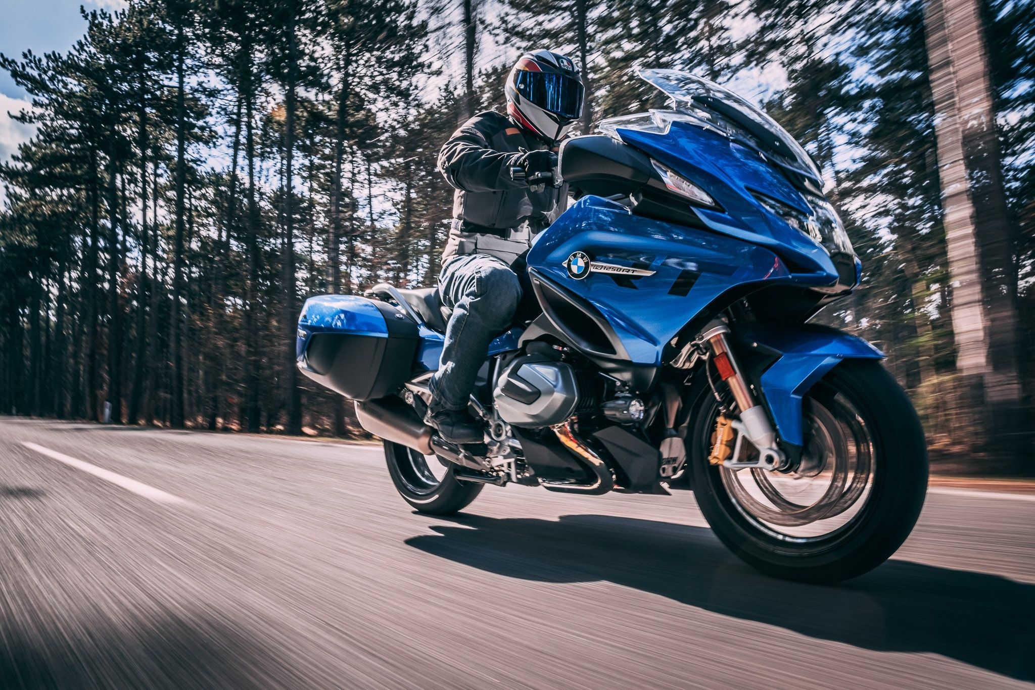 2048x1366 BMW R 1250 RT Wallpaper