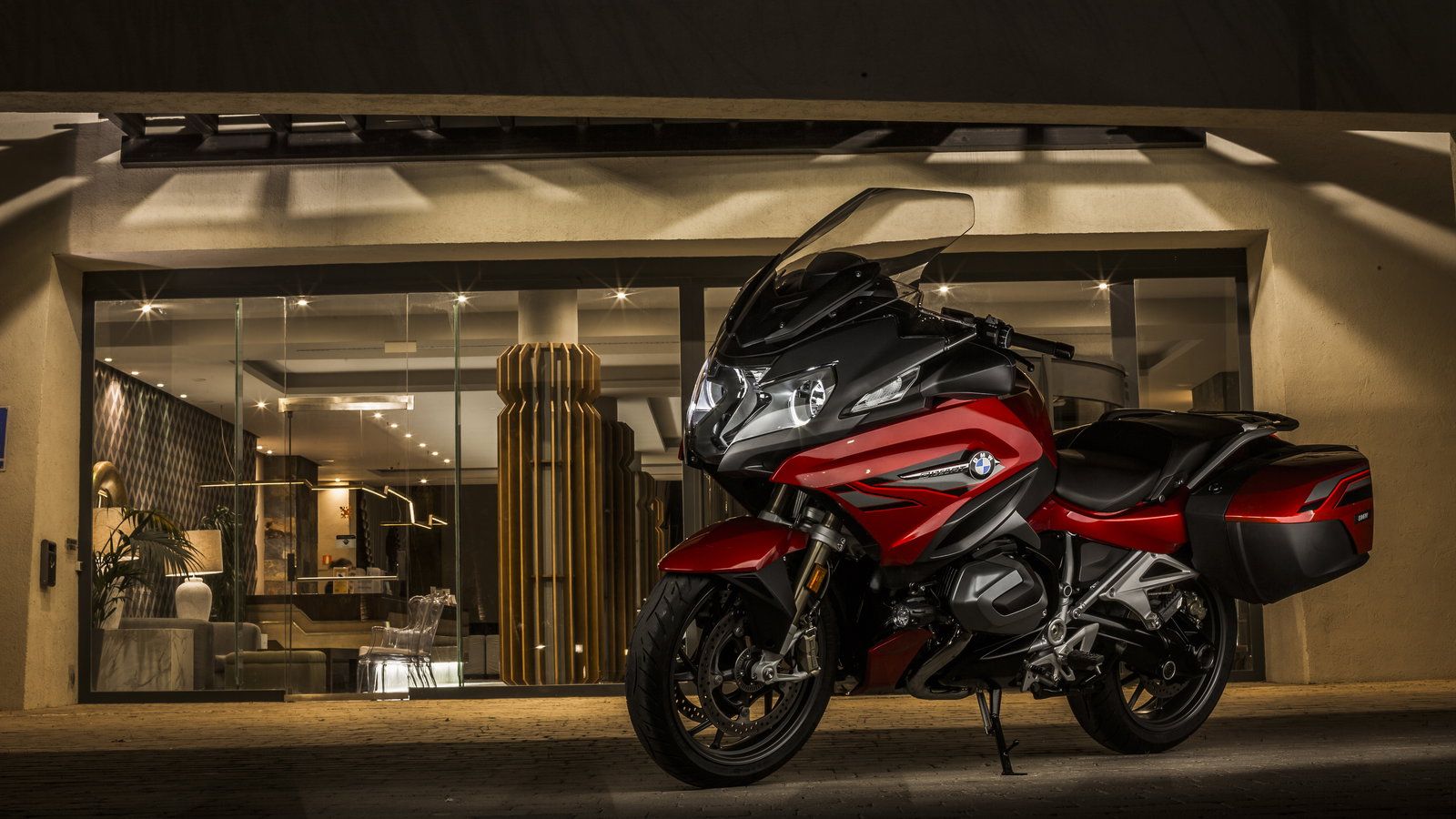 1600x900 R1250 RT longterm update