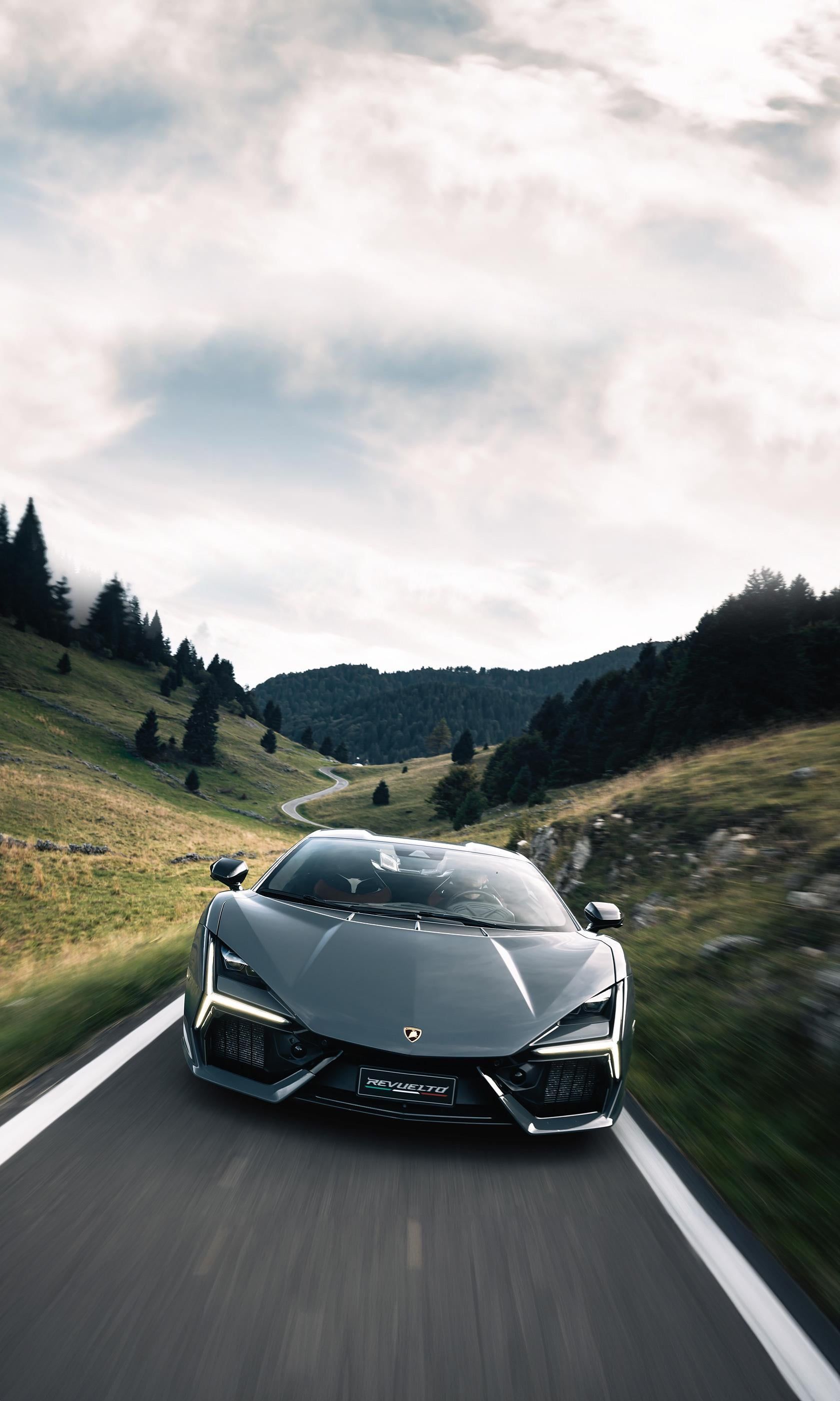 1680x2800 Lamborghini Huracan Wallpaper