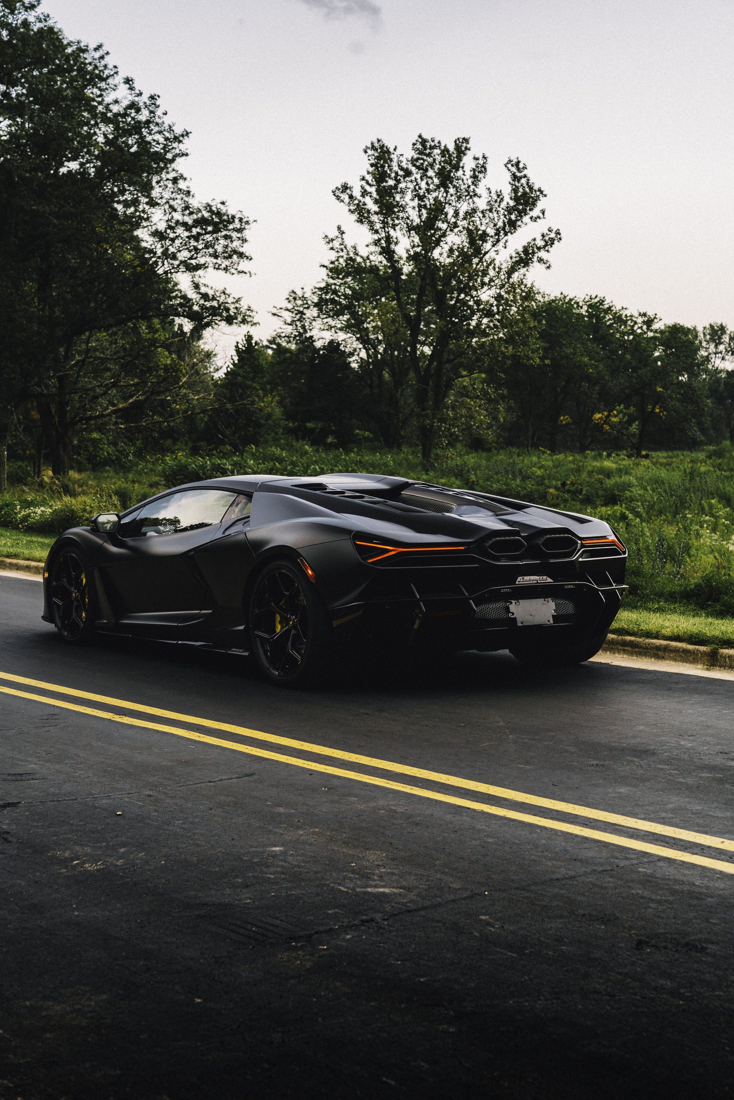 2335x3500 Lamborghini Revuelto