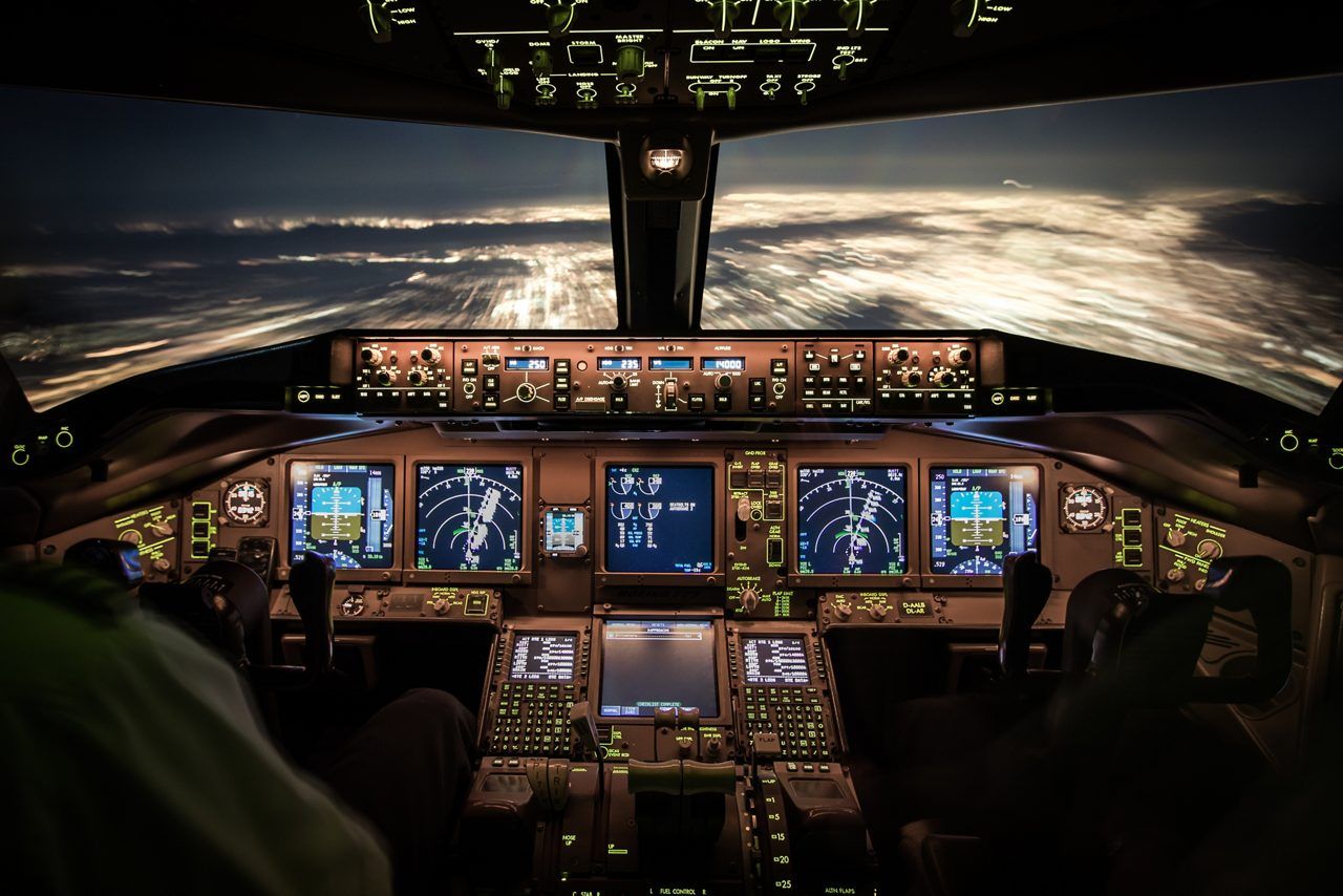 1280x854 Avionics