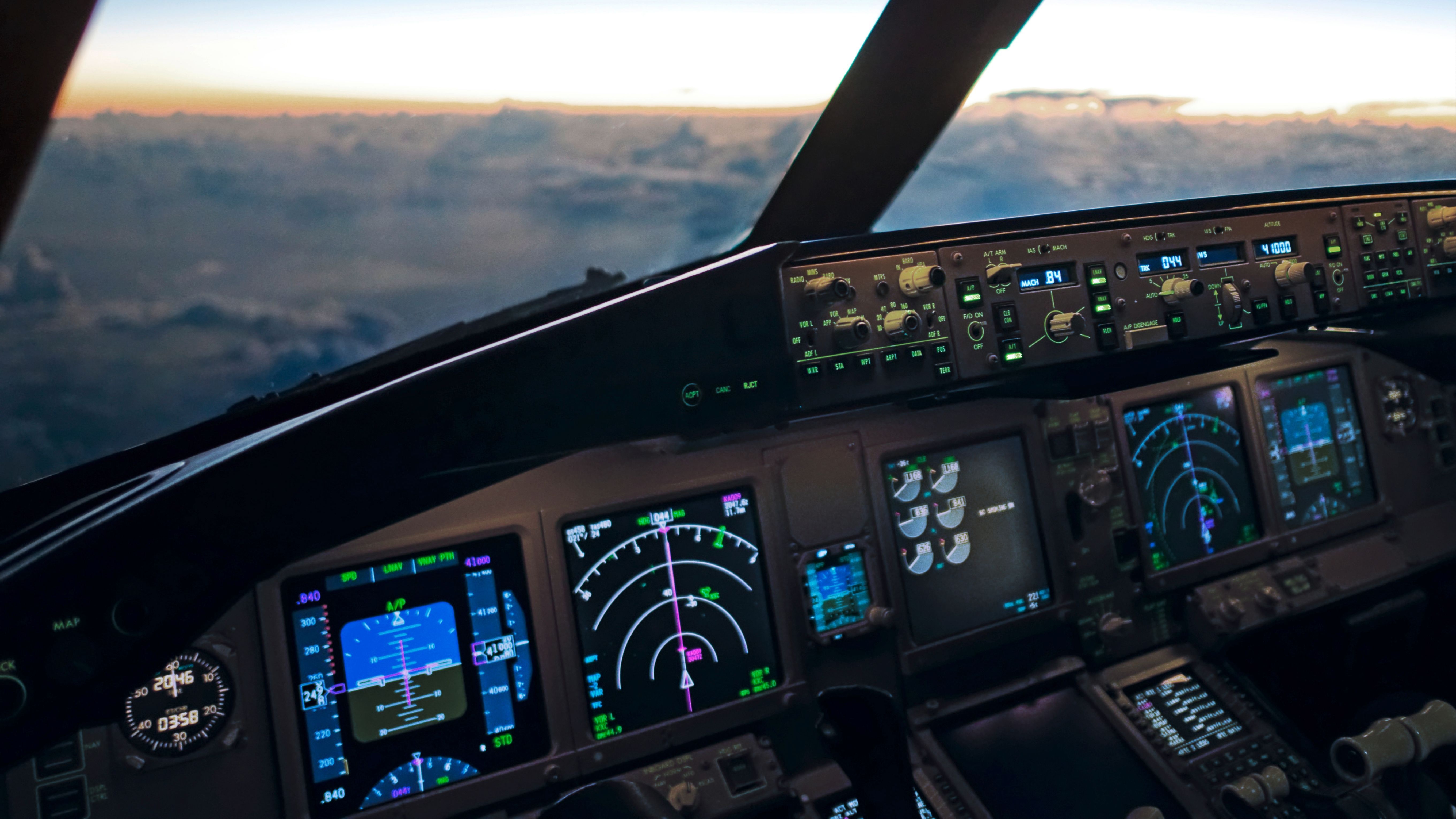 5443x3063 Avionics testing. Rohde & Schwarz